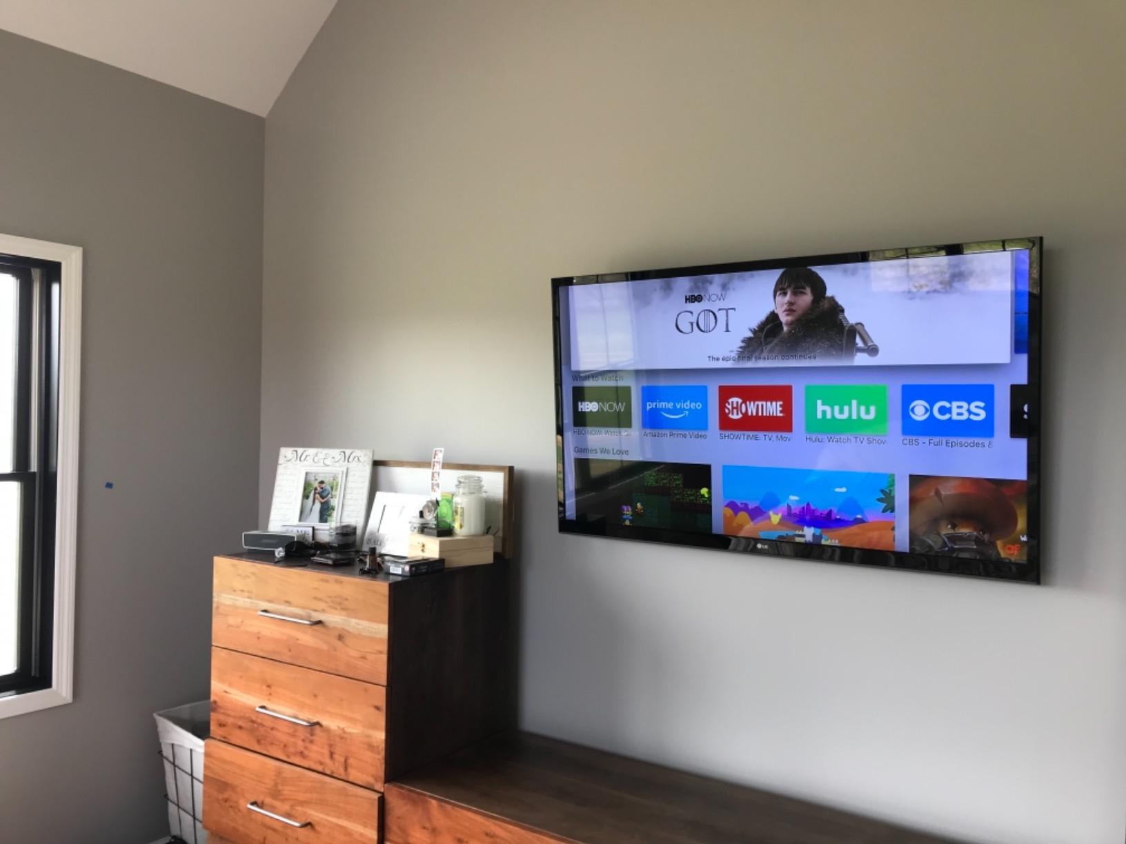 Sanus Premium Tilting TV Mount for 42-90-inch Flat Panels - VLT5B1 customer photo 1
