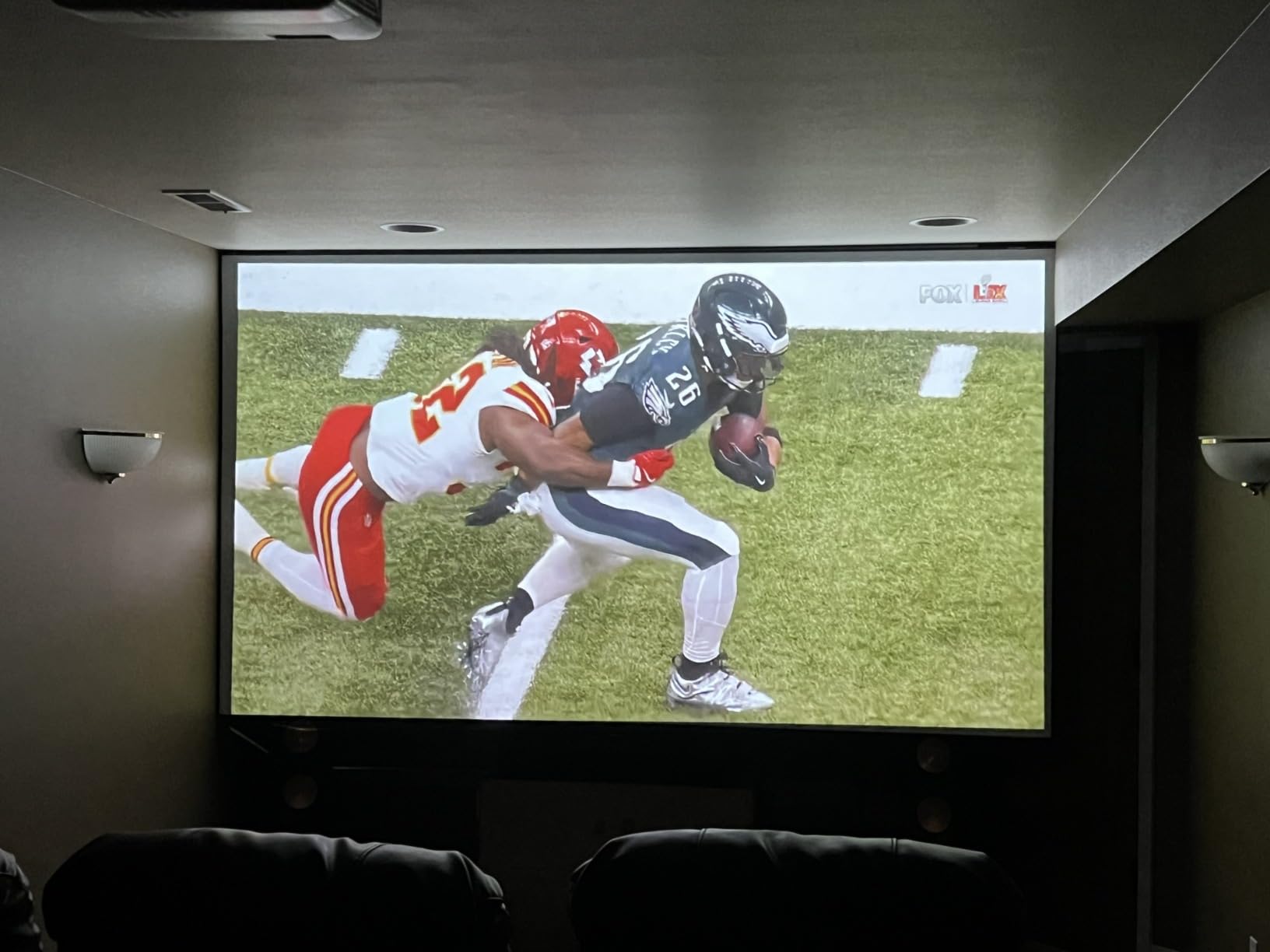 Elite Screens Aeon CineWhite A8K, 123