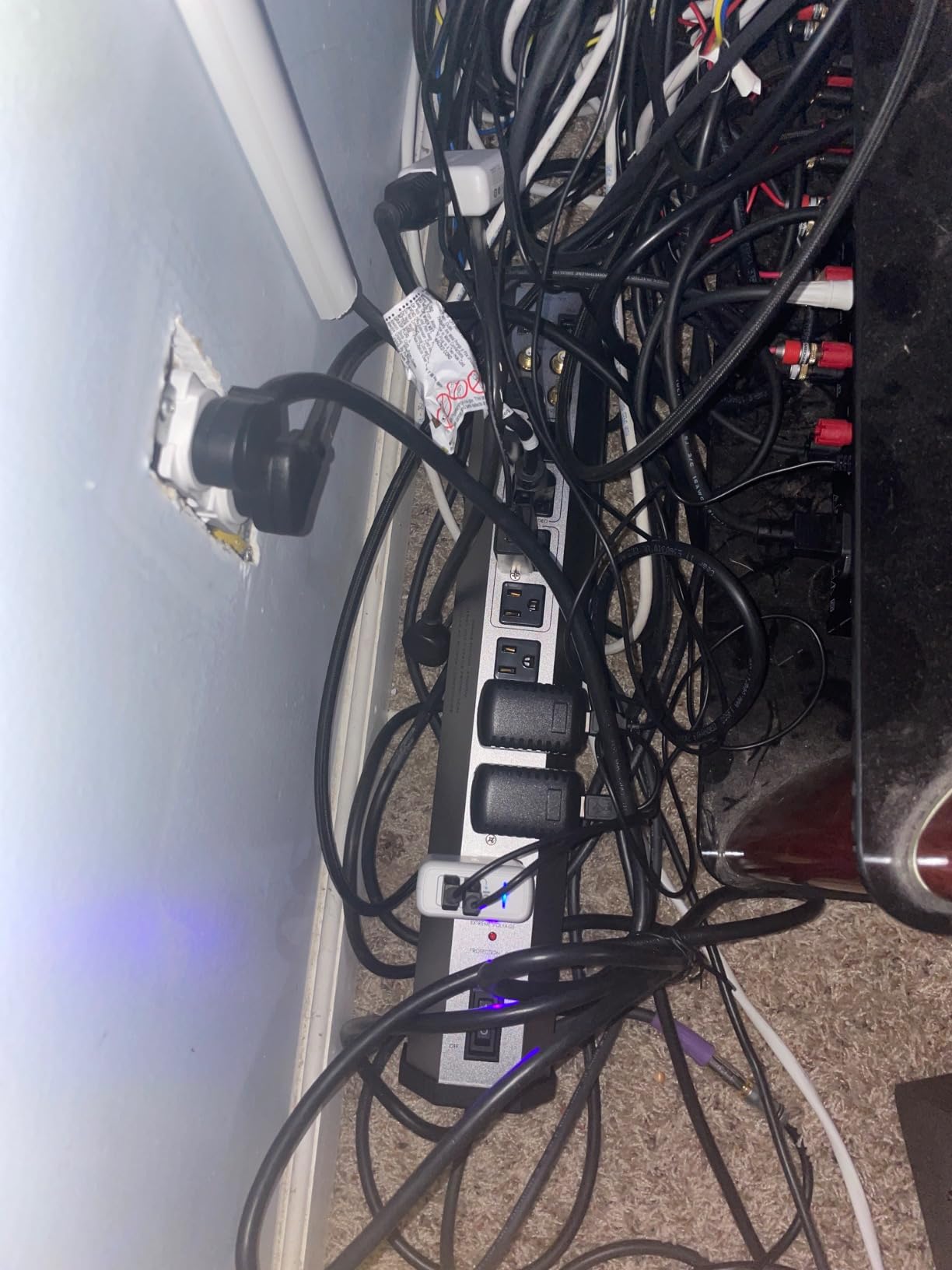 Panamax MR4300 MR4300 9-Outlet Home Theater Power Management with Surge Protection and Power Conditioning customer photo 2