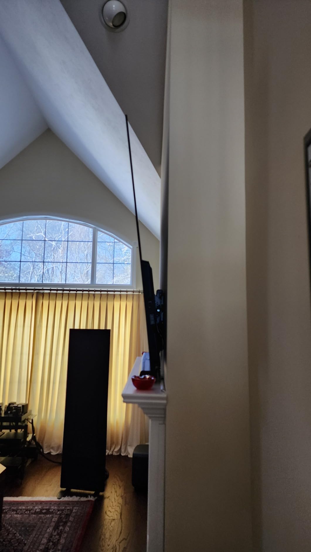 SANUS Tilting TV Wall Mount Bracket for 37