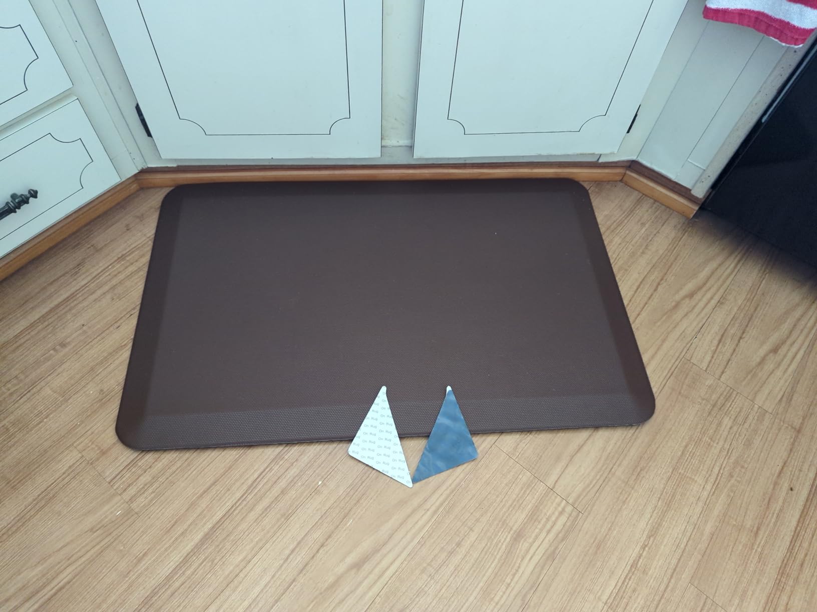 Anti Fatigue Mat - 3/4 Inch Cushioned Kitchen Rug and Standing Desk Mat & Garage - Non Slip, Waterproof and Stain Resistant (20 x 32, Black) customer photo 2