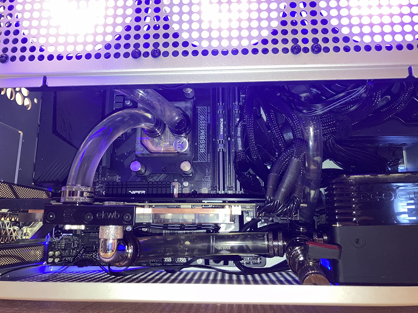 Alphacool Eisstation DC Ultra - Includes DC-LT 2600 Ultra Pump (13297) customer photo 2