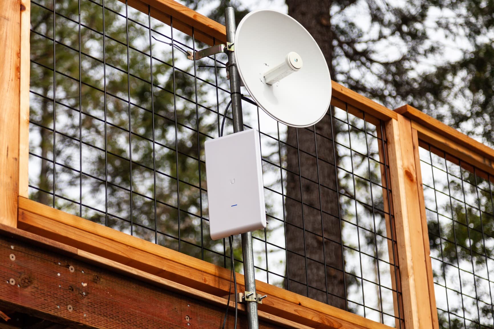 Ubiquiti UAP-AC-M-PRO-US Unifi Access Point, White customer photo 2