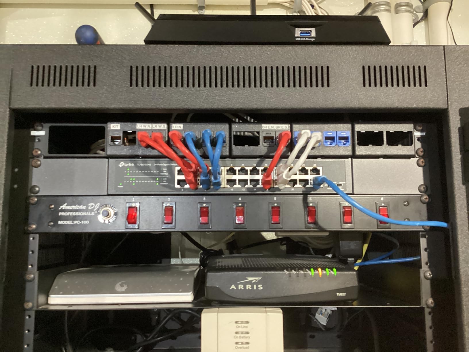 TP-Link TL-SG1024S 24 Port Gigabit Ethernet Switch - Desktop/Rackmount, Plug & Play, Fanless, Quiet, Unmanaged, Sturdy Metal customer photo 1