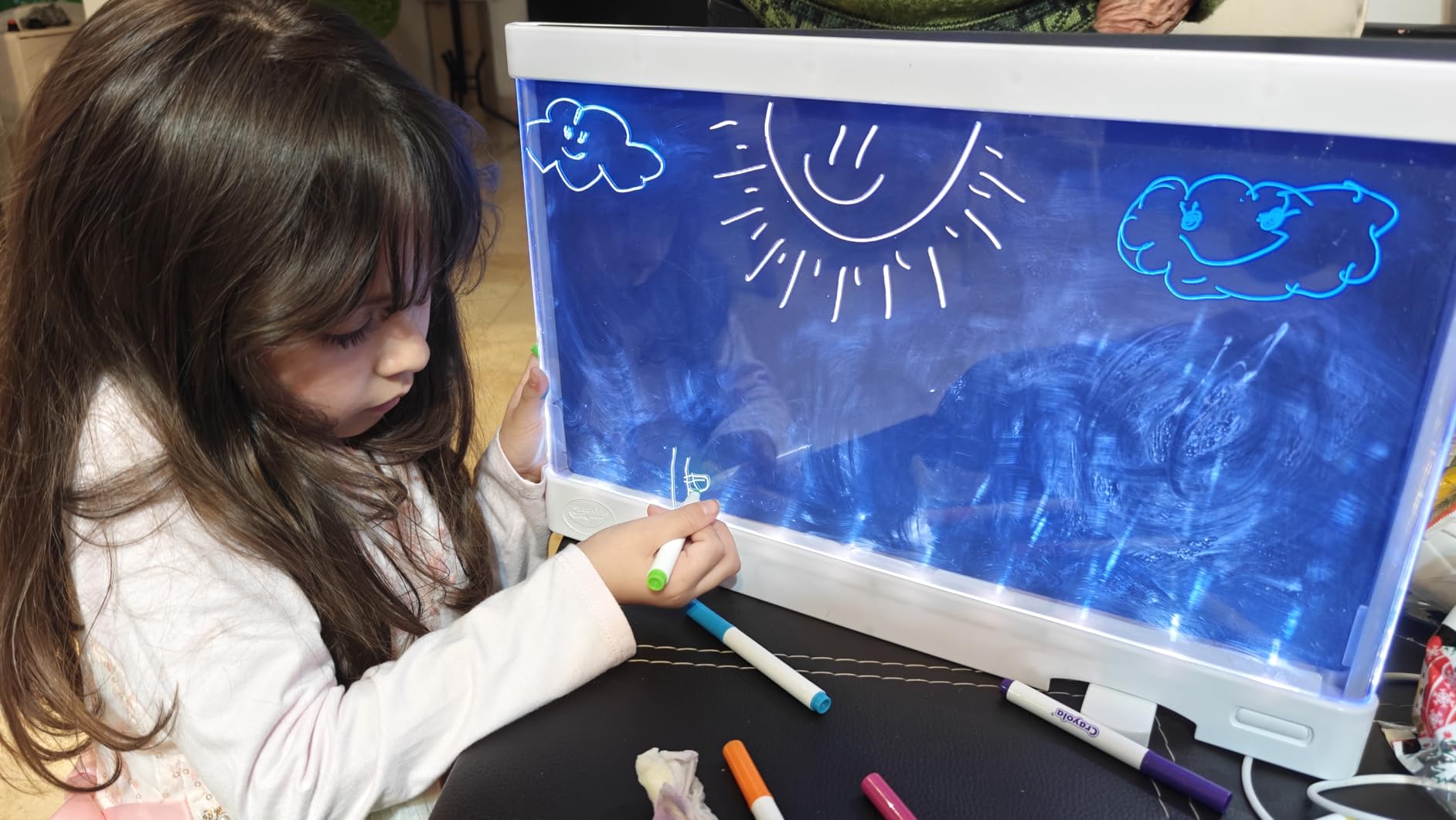 Crayola Ultimate Light Board - White, Kids Drawing Tablet, Gifts for Kids, LED Drawing Board, Sketching Art Projector, Toys for Boys & Girls, 6+ customer photo 2