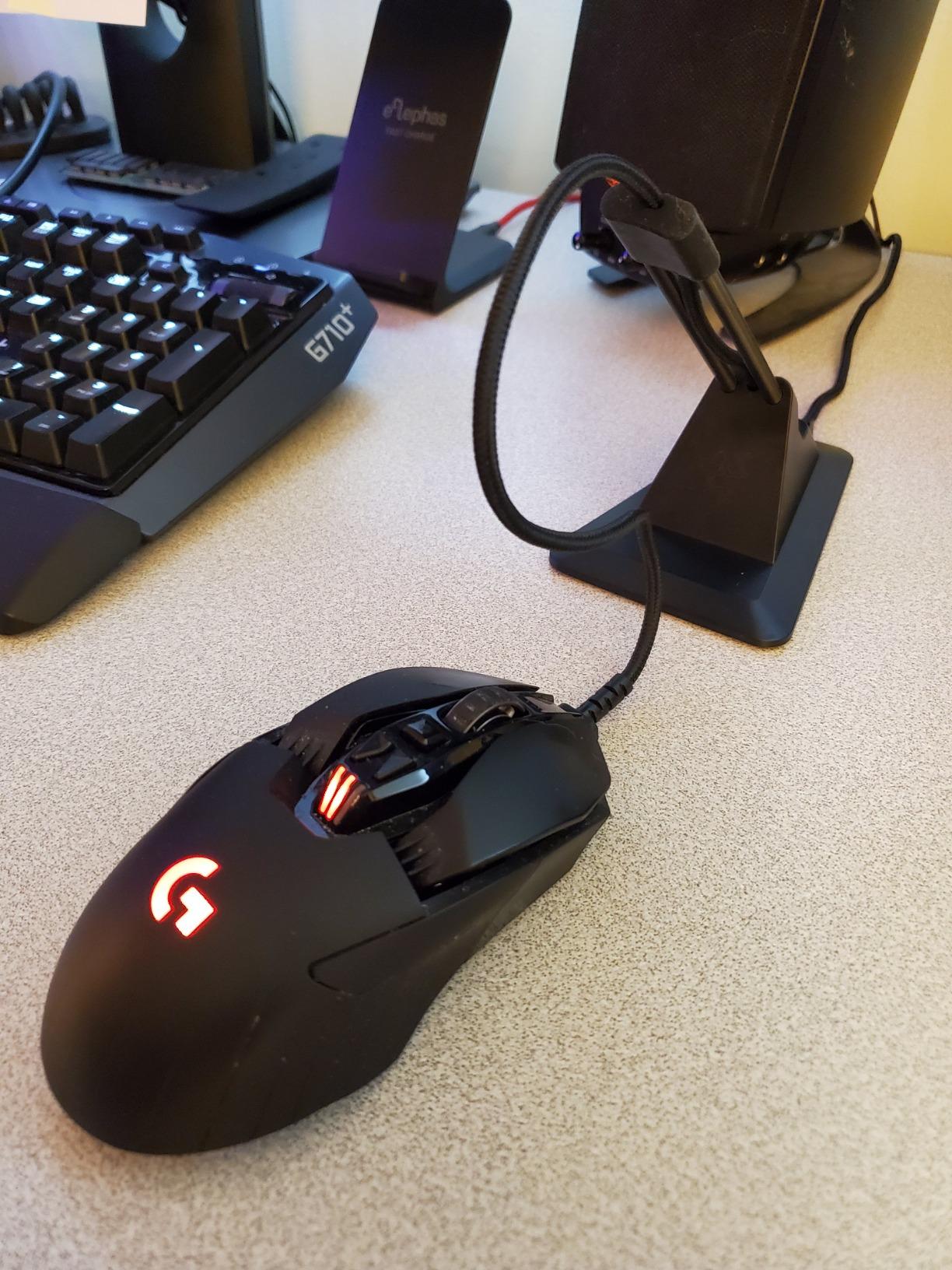 Razer Gaming Mouse Bungee v2: Drag-Free Wired Mouse Support - for Esports-Level Performance - Classic Black (RC21-01210100-R3M1) customer photo 1