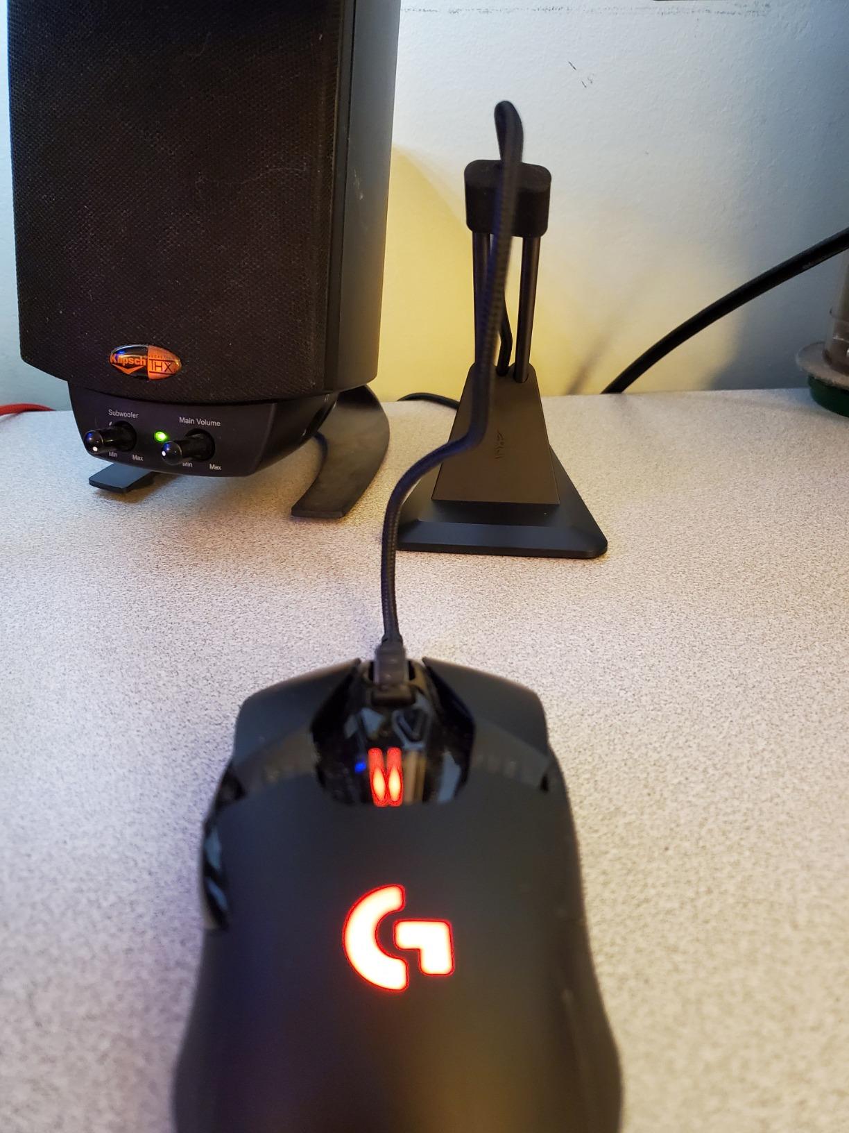 Razer Gaming Mouse Bungee v2: Drag-Free Wired Mouse Support - for Esports-Level Performance - Classic Black (RC21-01210100-R3M1) customer photo 2