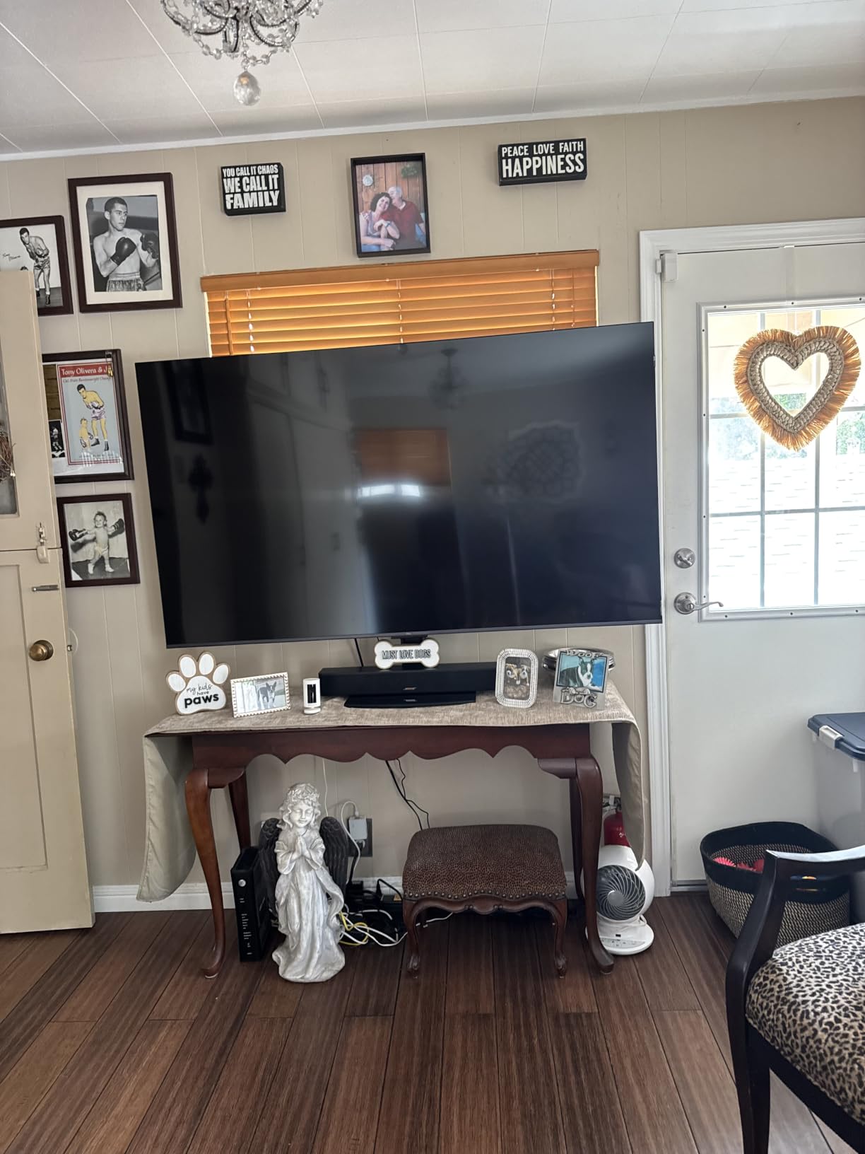 Universal Swivel TV Stand/Base Table Top TV Stand 32 to 65 inch TVs 80 Degree Swivel, 4 Level Height Adjustable, Heavy Duty Tempered Glass Base, Holds up to 88lbs Screens, HT04B-002 customer photo 1