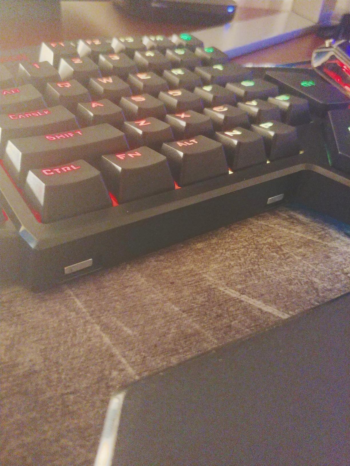 Redragon K585 Wired One-Handed RGB Gaming Keypad, Tactical 42-Key Layout, On Board 28 Combo Slots 4 Profiles Keyboard, USB Pass-Through Port, Detachable Wrist Rest customer photo 2