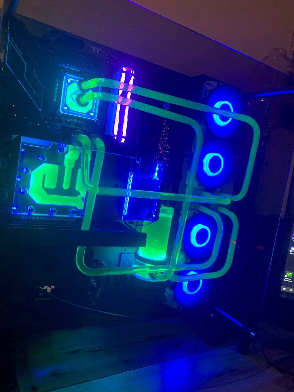 Mayhems - XT1 Concentrate PC Coolant - Computer Water Cooling Fluid - Thermal Performance Series, UV Fluorescent Blue, 250 ml, Ozone Clear Blue customer photo 2