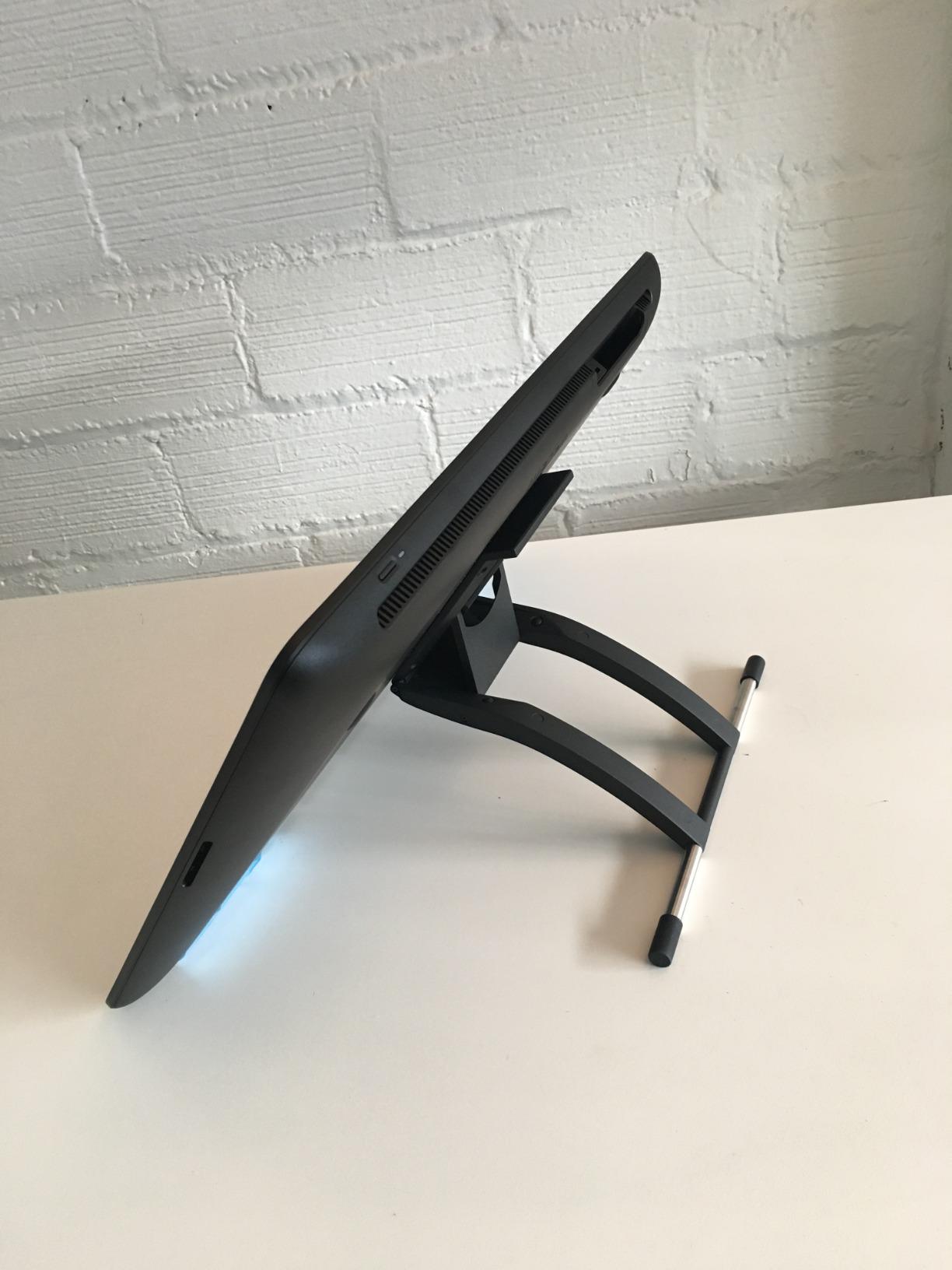 Wacom Cintiq 22, Drawing Tablet with Full HD Screen & Pro Pen 2 | Large creative workspace with advanced pen control for artists creating illustrations, comics, animation and digital art customer photo 2