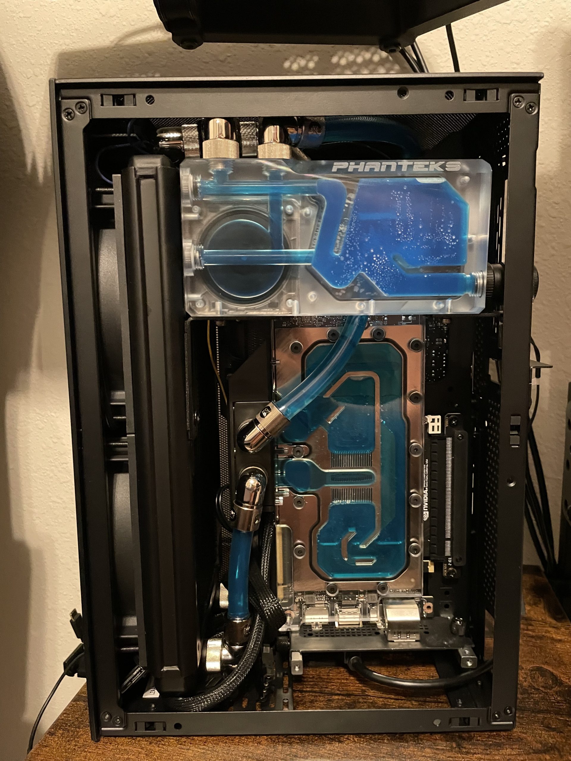 Phanteks Glacier R160C Combo Reservoir for DDC Pump, Transparent Acrylic Backplate, Integrated Digital-RGB Lighting, (PH-R160C_02) customer photo 1