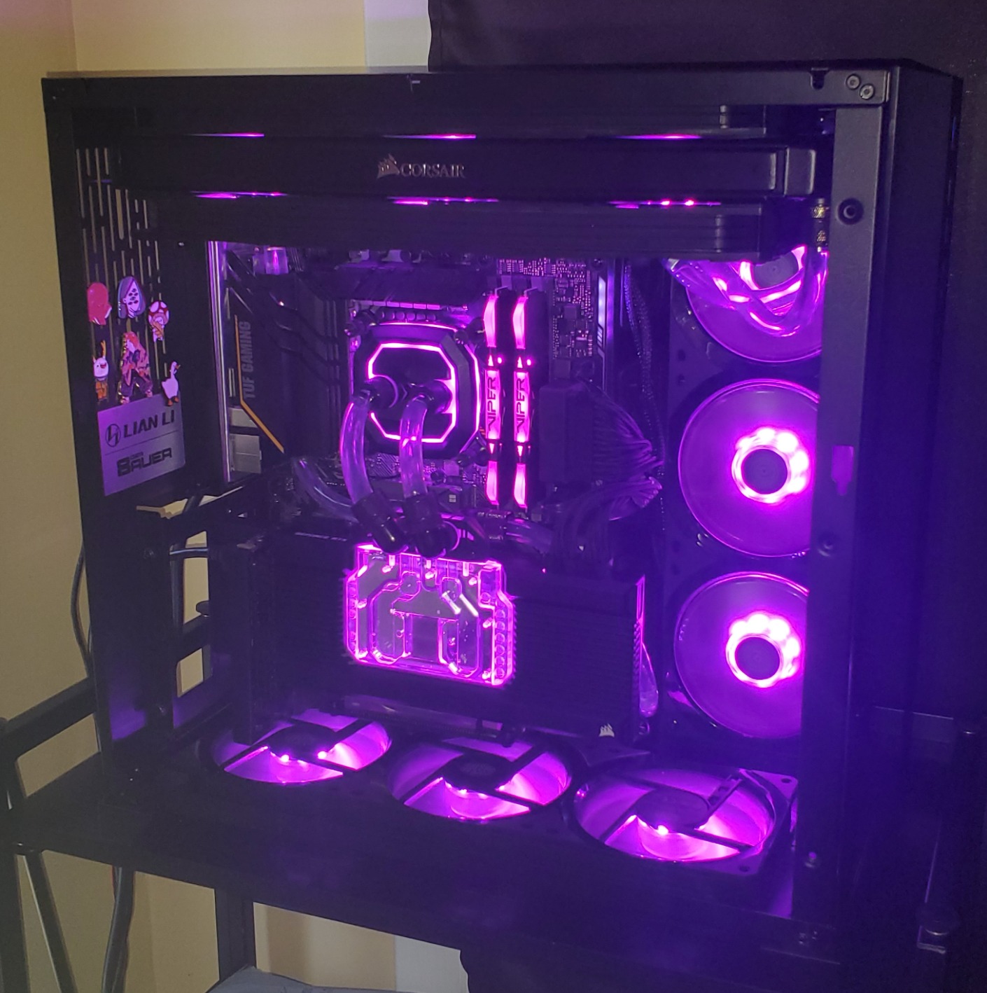 CORSAIR Hydro X Series XR5 240 mm Water Cooling Radiator (Dual 120 mm Fan Mounts, Easy Installation, Premium Copper Construction, Polyurethane Coating, Integrated Fan Screw Guides) Black customer photo 1