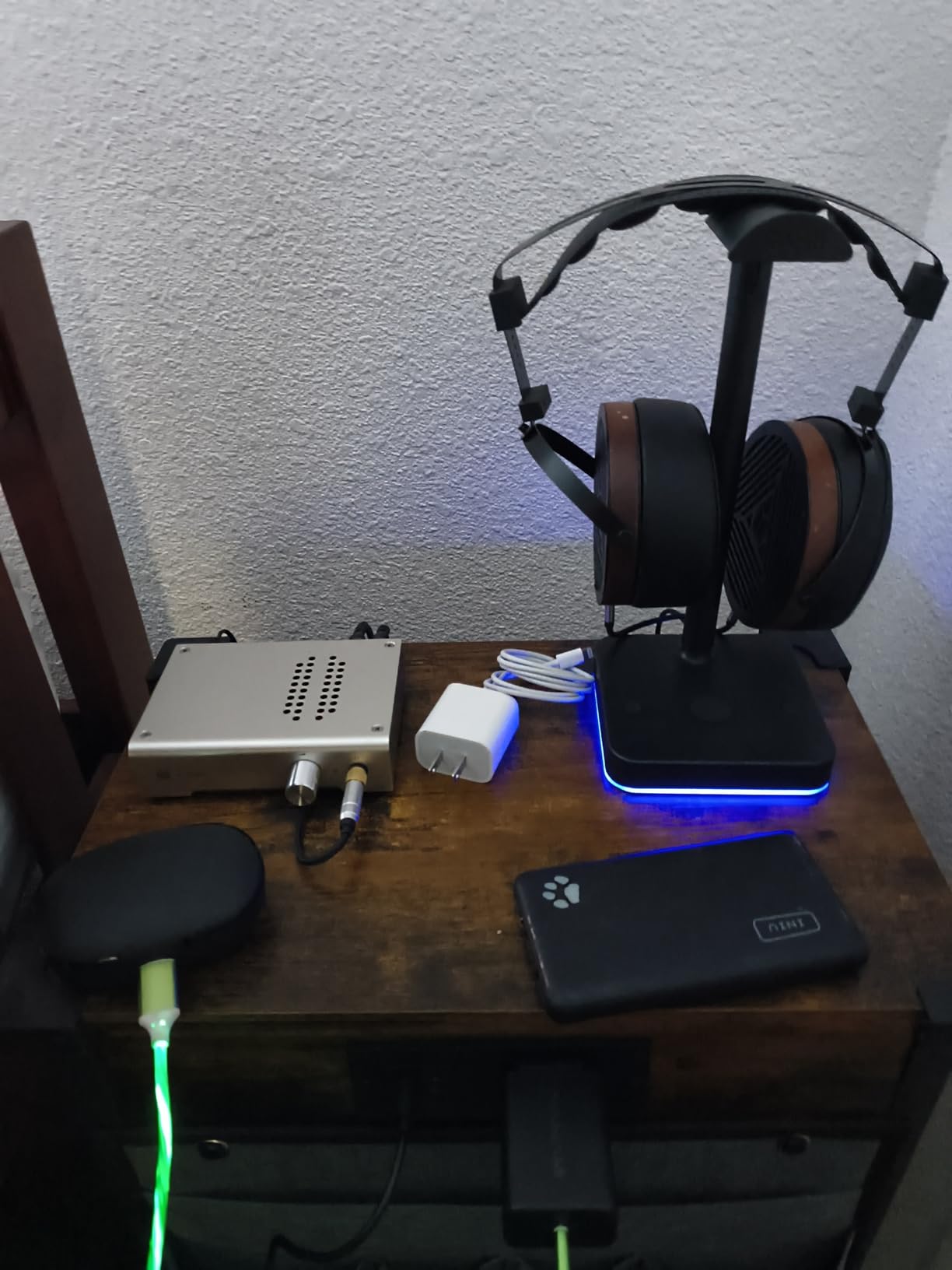 KAFRI RGB Headphone Stand with Wireless Charger Desk Gaming Headset Holder Hanger Rack with 10W/7.5W Fast Charge QI Wireless Charging Pad - Suitable for Gamer Desktop Table Game Earphone Accessories customer photo 1