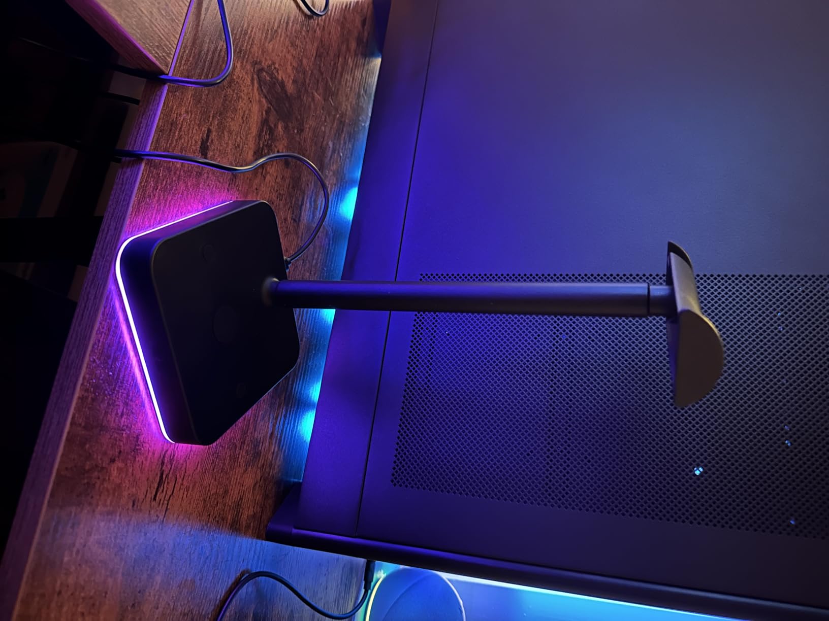 KAFRI RGB Headphone Stand with Wireless Charger Desk Gaming Headset Holder Hanger Rack with 10W/7.5W Fast Charge QI Wireless Charging Pad - Suitable for Gamer Desktop Table Game Earphone Accessories customer photo 2