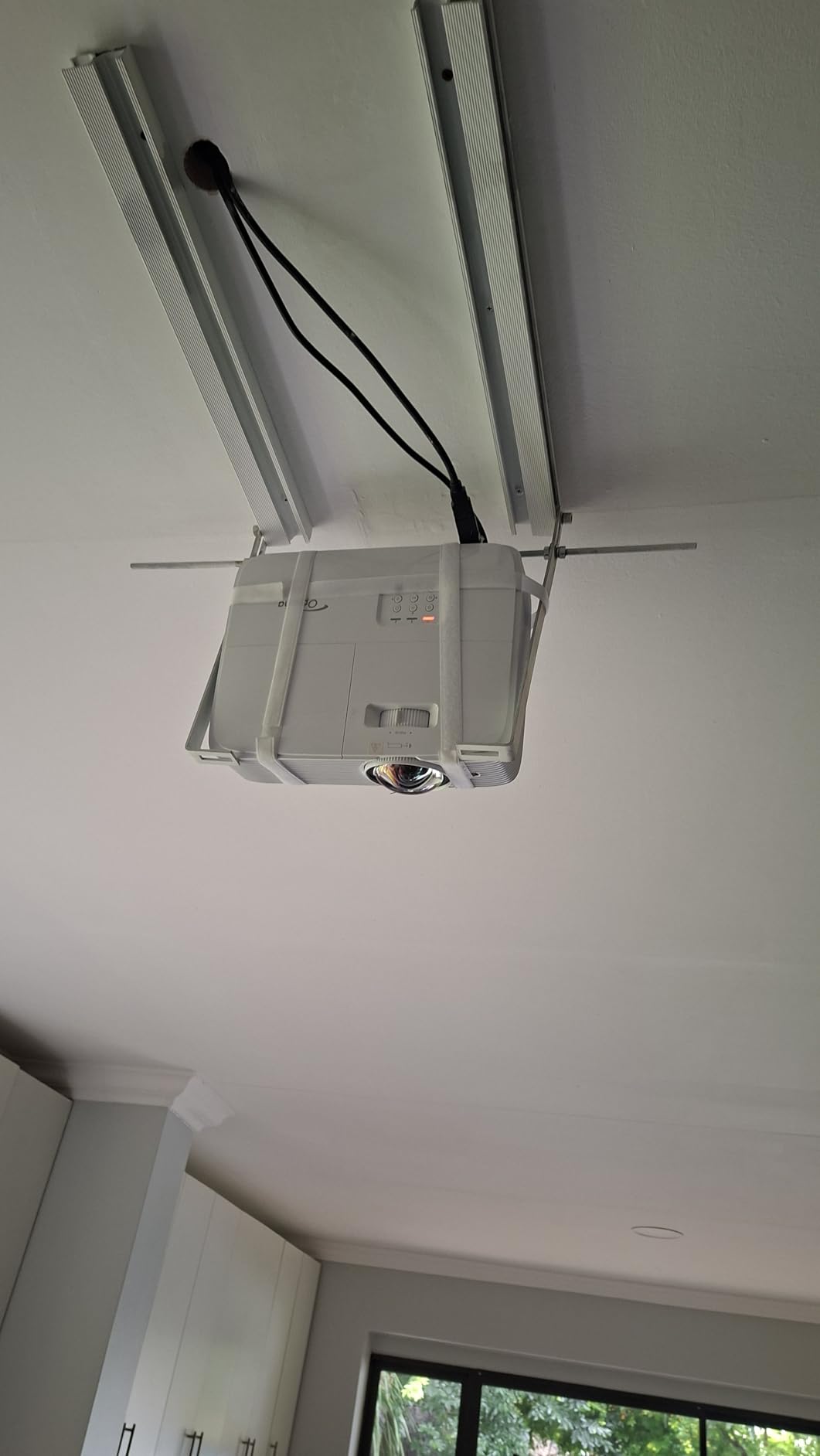 Optoma GT1080HDR Short Throw Gaming Projector | Enhanced Gaming Mode customer photo 1