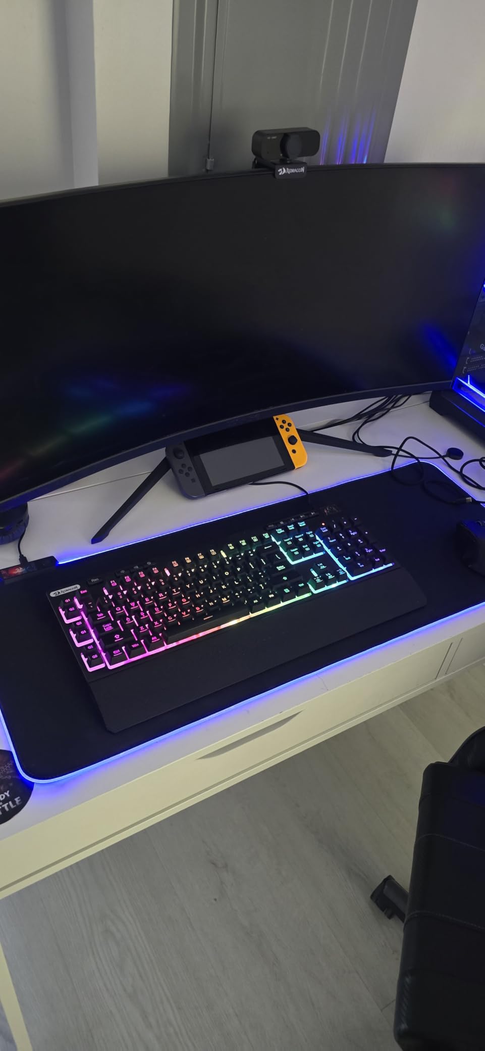 Redragon K512 RGB Membrane Gaming Keyboard, 6 Macro Keys & Easy Media Wheel | Dedicated Scroll Controls, No Software Needed 6 On-the-Fly Combos for Extensive Games, 13 Backlight Modes, Wrist Support customer photo 2