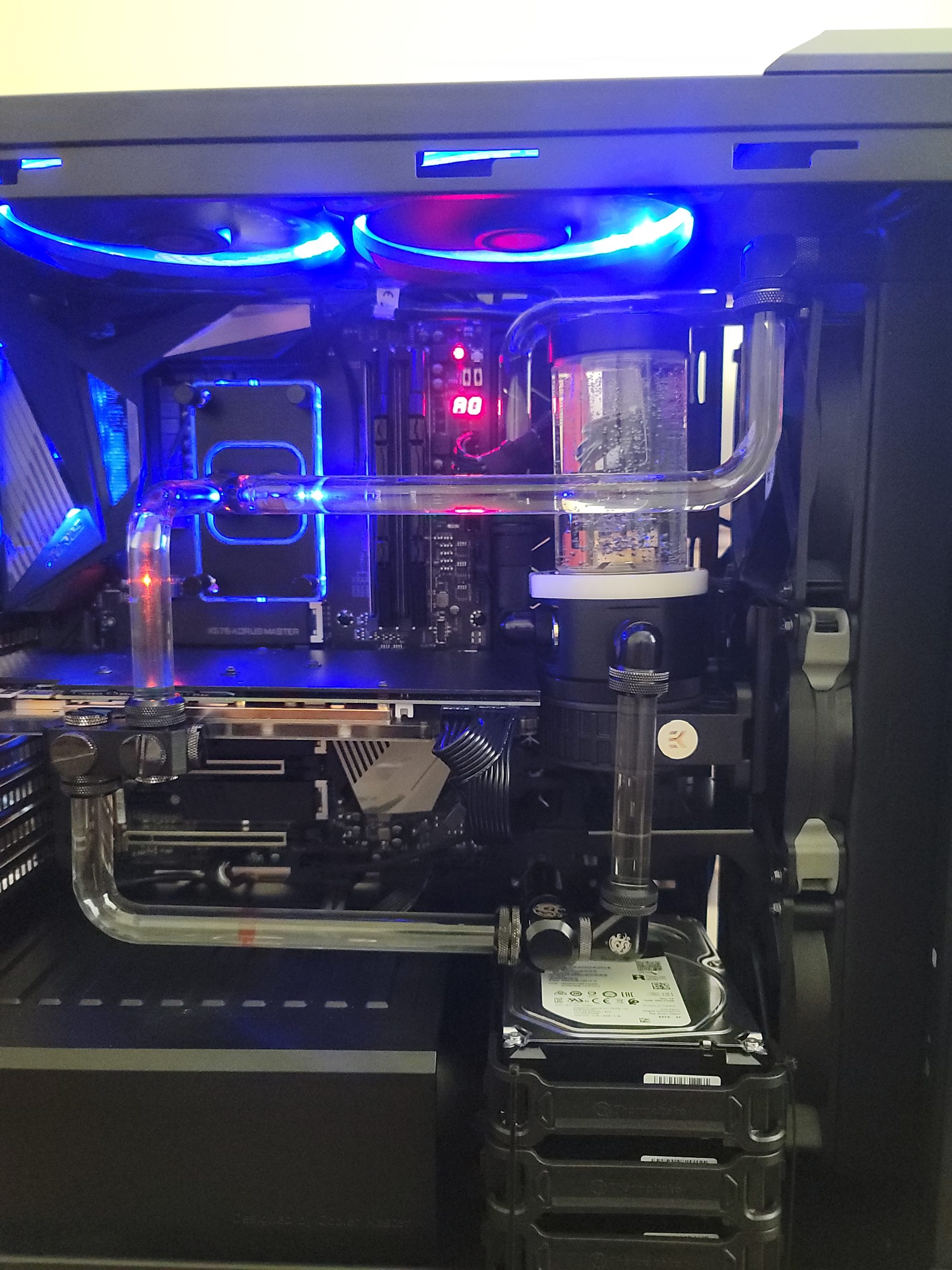 EKWB EK-Quantum Kinetic TBE 200 D5 PWM Pump-Reservoir Combo, D-RGB, Acetal customer photo 1