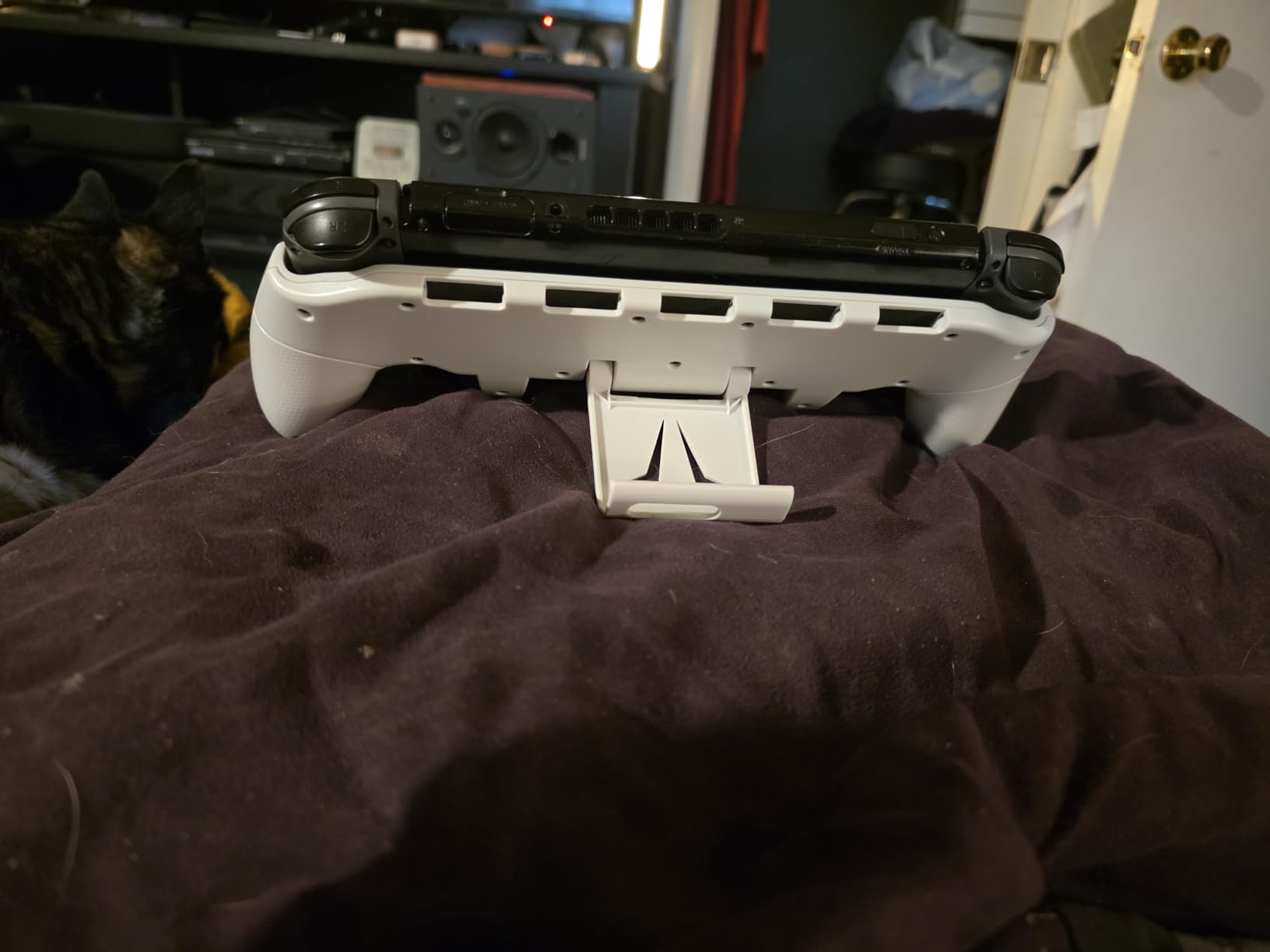 OIVO Switch Grip with Upgraded Adjustable Stand, Asymmetrical Grip with Adjustable Stand and 5 Game Slots-4 Thumb Caps Included customer photo 1