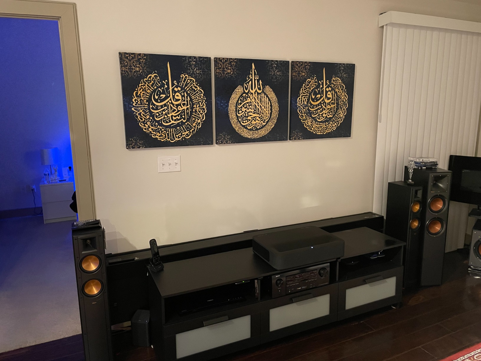 VIVIDSTORM S PRO Motorized Tension Floor Rising Projector Screen 100-inch | Home Cinema Setup | Black housing, VSDSTUST100H customer photo 2