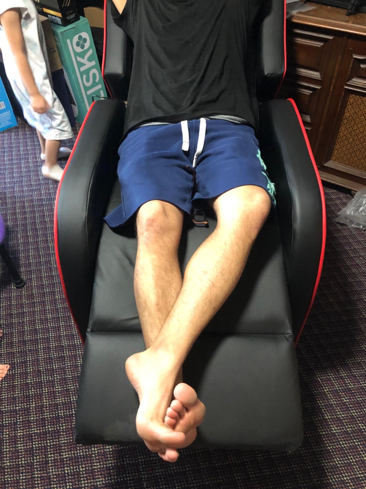 Giantex Gaming Recliner Chair, Adjustable Massage Gaming Chairs for Adults, Ergonomic Comfortable Lounge Leather Sofa w/Footrest, Remote Control & Side Pocket, Racing Style Single Sofa Recliners, Red customer photo 2