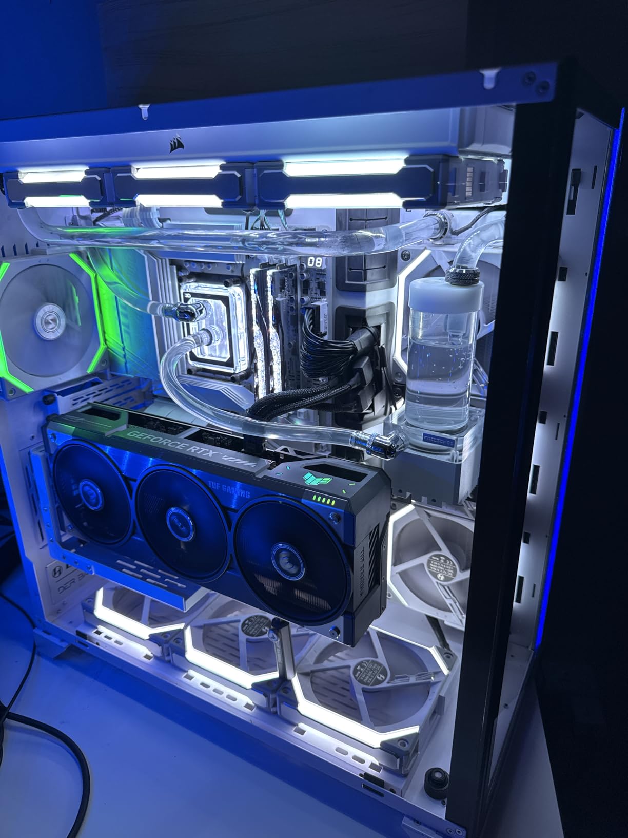 Alphacool Eisblock XPX Pro Aurora Light CPU Water Block, Plexi customer photo 1