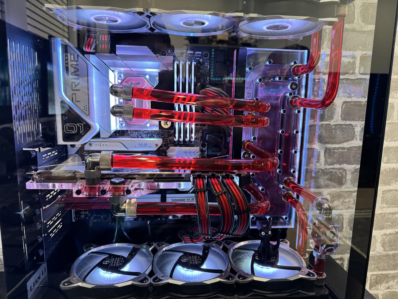 Mayhems - XT1 Premixed PC Coolant - Computer Water Cooling Fluid - Liquid Cooling, Thermal Performance Series, 1 Litre, Electric Ocean Blue customer photo 1