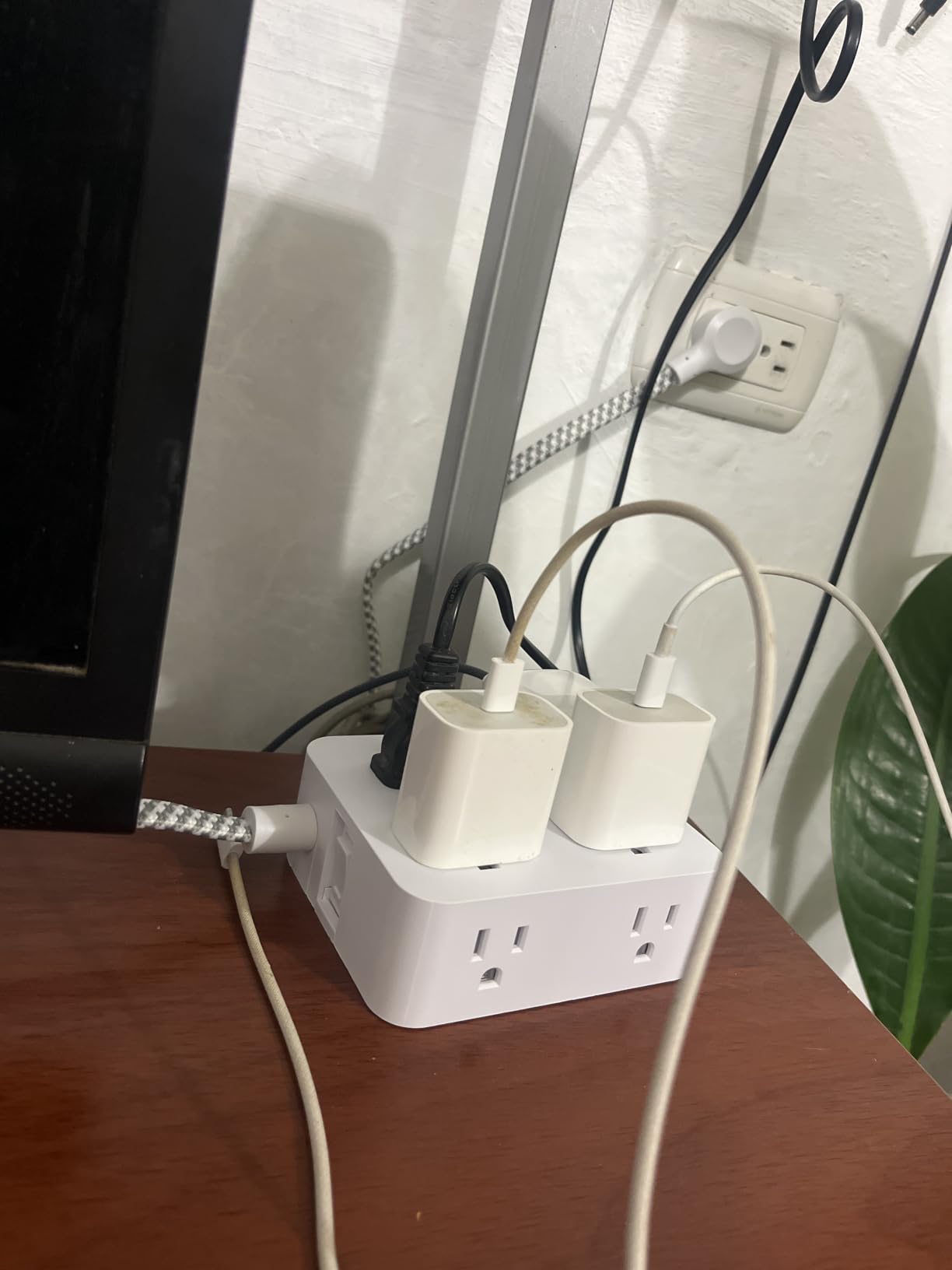 Surge Protector Power Strip - HANYCONY 8 Outlets 4 USB (2 USB C) Charging Ports, Multi Plug Outlet Extender, 5Ft Braided Extension Cord, Flat Plug Wall Mount Desk Charging Station for Home Office ETL customer photo 1