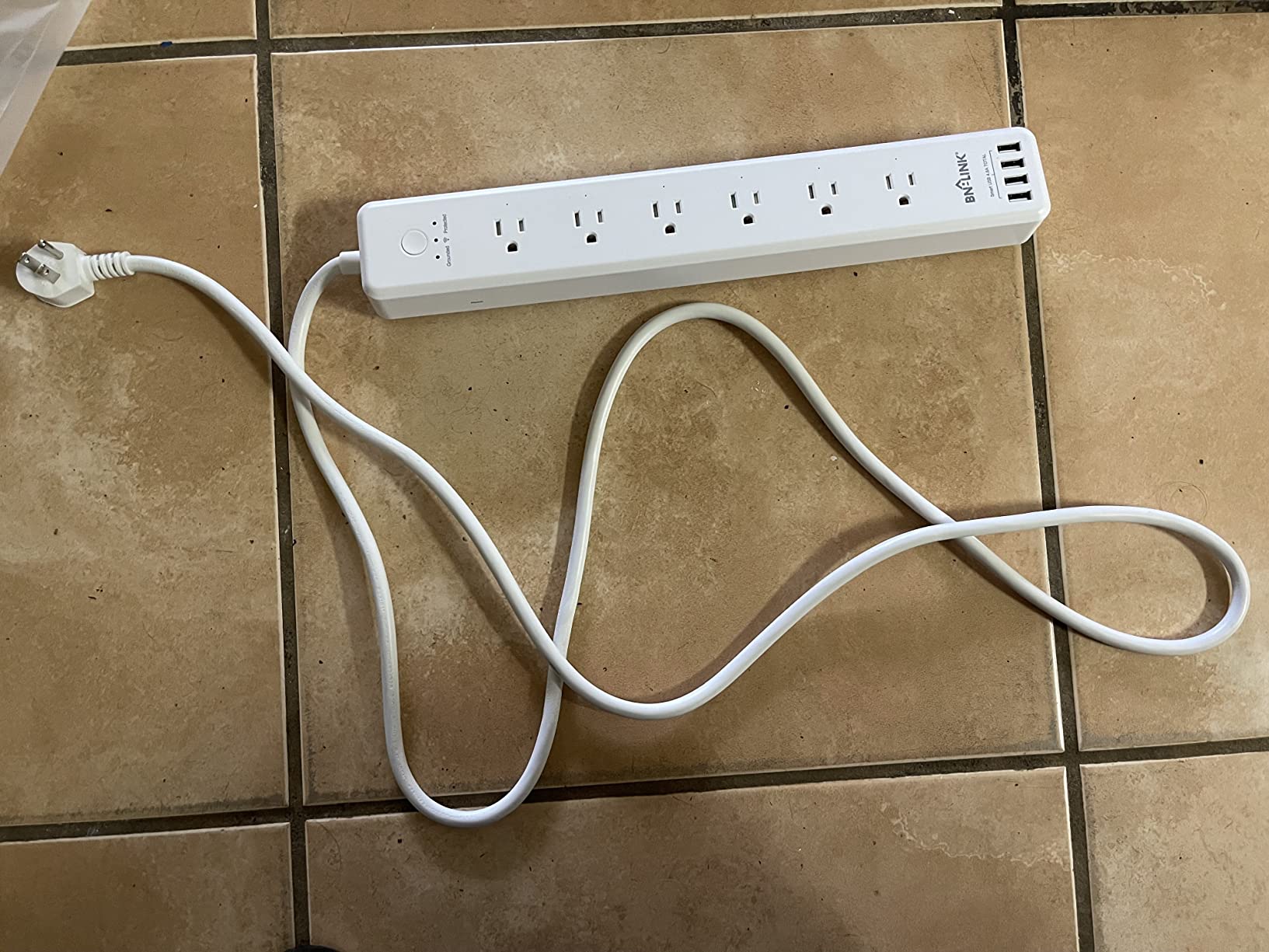 BN LINK Smart Plug Power Strip, Surge Protector with 6 Individually Controlled Smart Outlets, 4 USBs (incl. 20W USB-C), Compatible with Alexa and Google Home customer photo 2