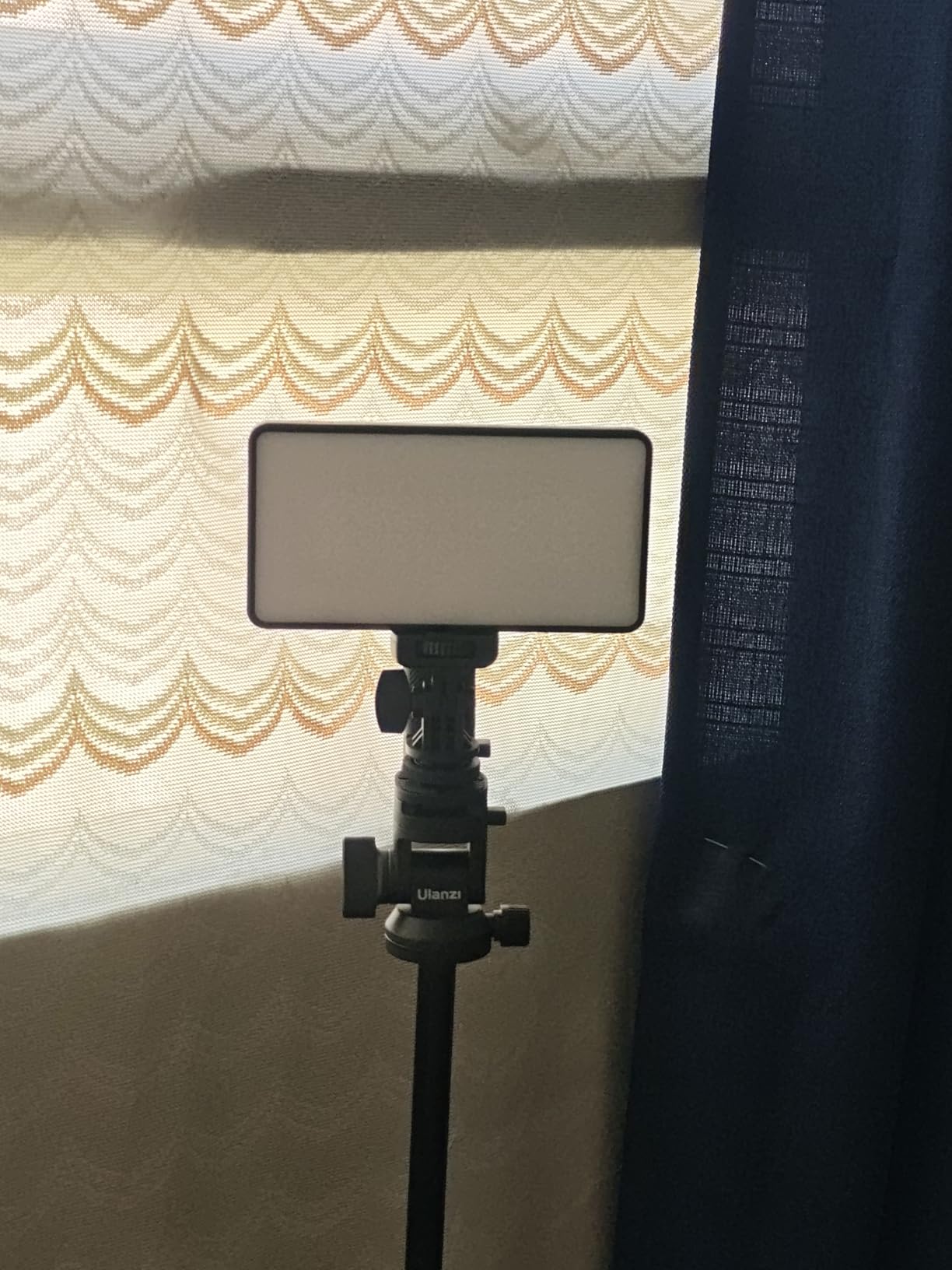 Ulanzi VL200 Camera Light, Bi-Color LED On-Camera Video Lights, 2500-9000K | Type-C Rechargeable 5000mAh, With Tilt Cold Shoe Mount, Soft Diffuser, 0-100% Dimmable, for Portrait Photography Vlogger customer photo 1
