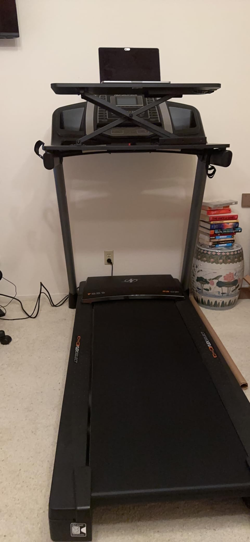VIVO Universal Treadmill Desk Riser, Height Adjustable Platform for Notebooks, Tablets, Laptops, and More, Workstation for Treadmill Handlebars up to 33 inches, Stand-TDML3 customer photo 1
