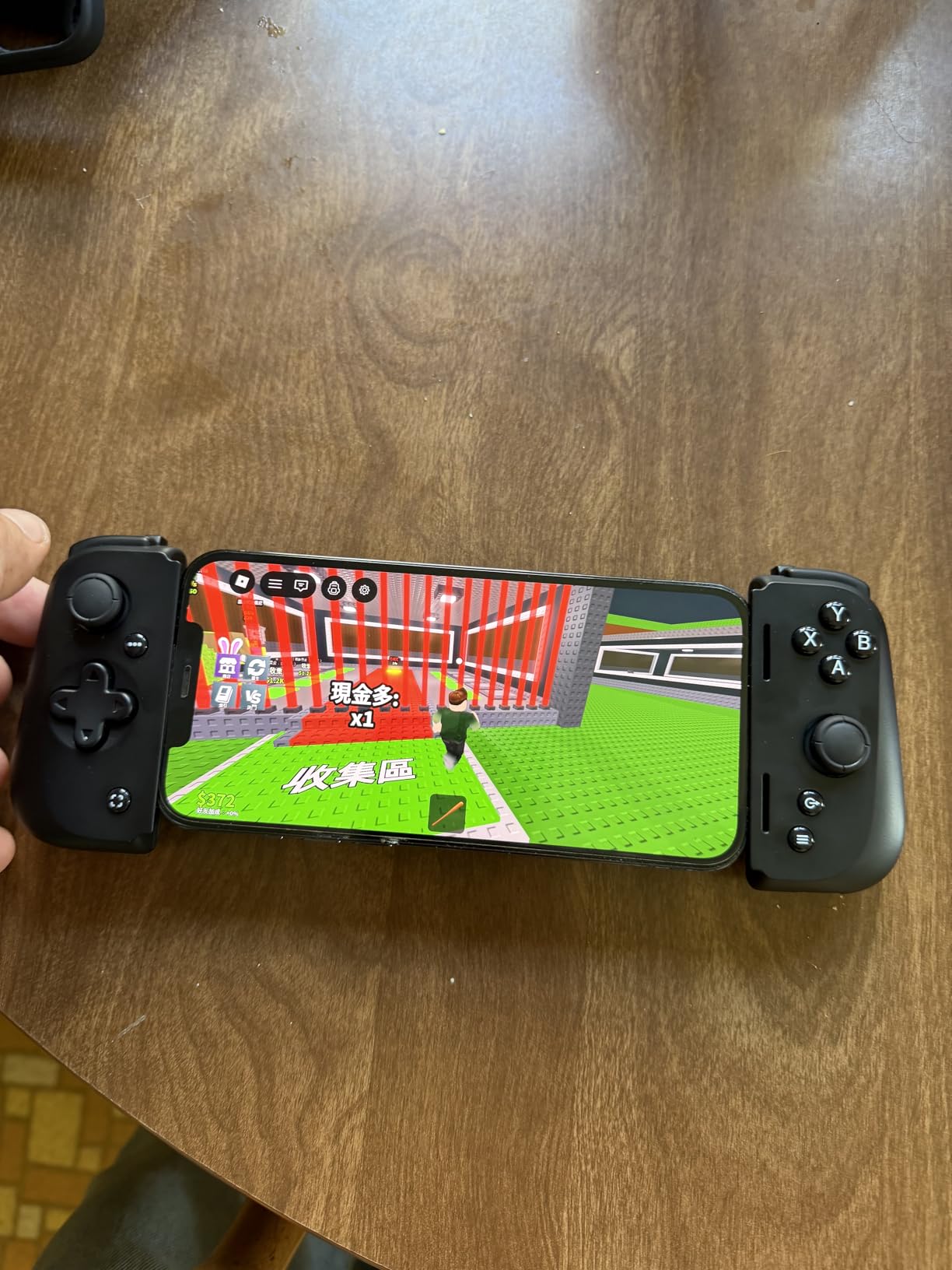 Razer Kishi V2 Mobile Gaming Controller for Android: Console Quality Controls - Universal Fit - Stream PC, Xbox, PlayStation, Touch Screen Android Games - Customizable Triggers - Ergonomic Design customer photo 2