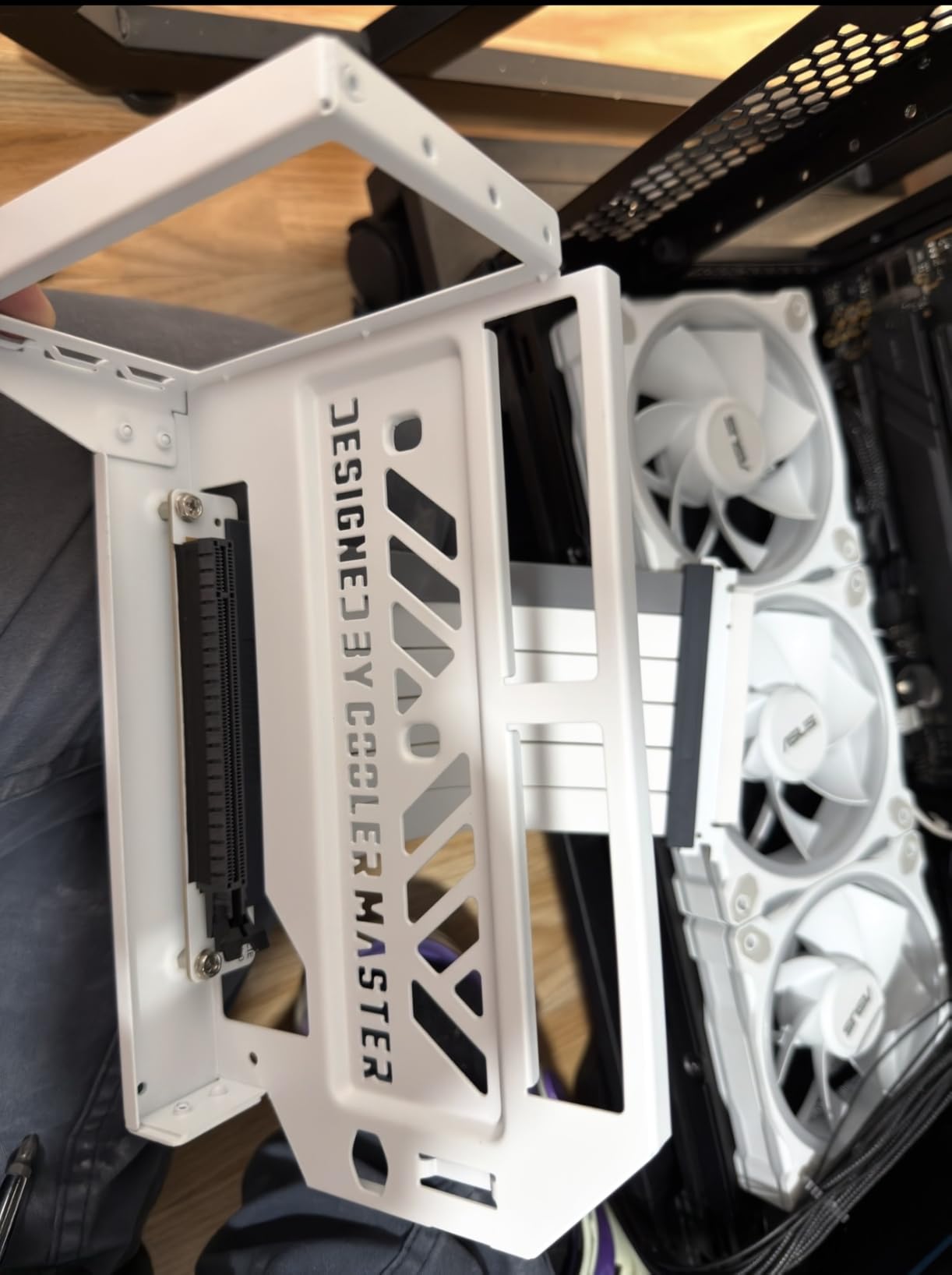 Cooler Master Vertical GPU Card Holder Kit V3, PCIe 4.0 5.0 Motherboards GPUs RTX 5090 RX 9070 XT, ABS Casing, 165mm Length, Modula Adjustable for E-ATX ATX Micro ATX Case customer photo 2