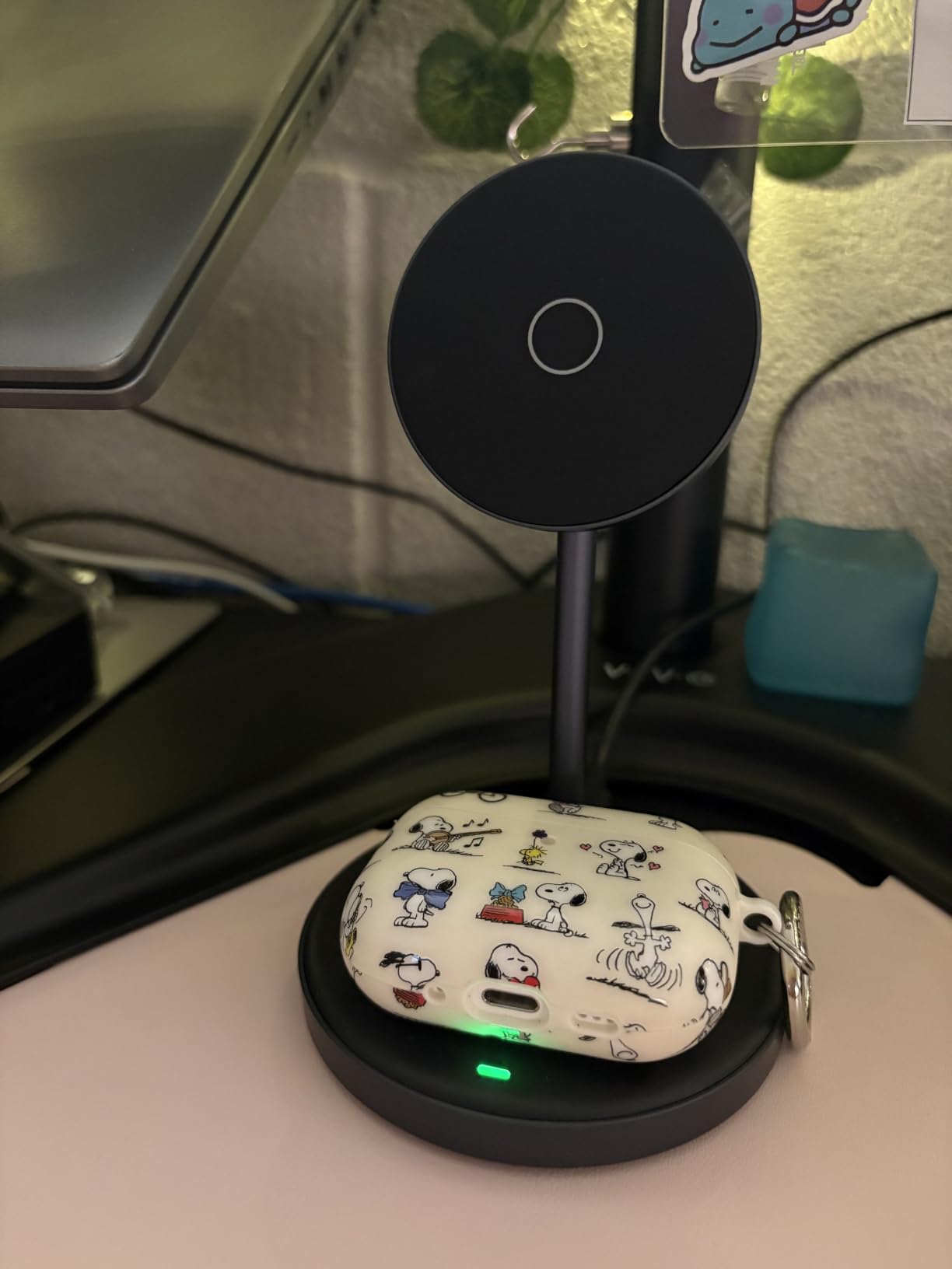 UGREEN MagFlow 2-in-1 Magnetic Wireless Charging Stand Fast Wireless Charger for iPhone 17 16 15 14 13 12 Series and AirPods, MagSafe Compatible Qi Charging Stand with 3 FT USB-C Cable (No AC Adapter) customer photo 1
