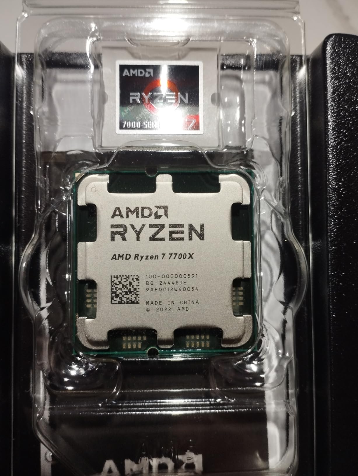 AMD Ryzen 7 7700X 8-Core, 16-Thread Unlocked Desktop Processor customer photo 1