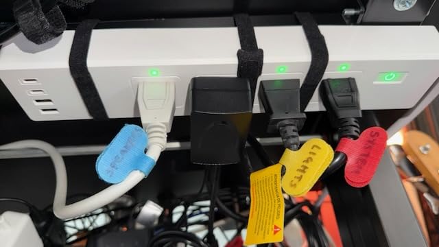 Meross Smart Plug Power Strip, WiFi Flat Outlet 15A Compatible with Apple HomeKit, Siri, Alexa, Google Assistant & SmartThings, with 4 AC Outlets & 4 USB Ports, 6 Feet Surge Protector Extender customer photo 1