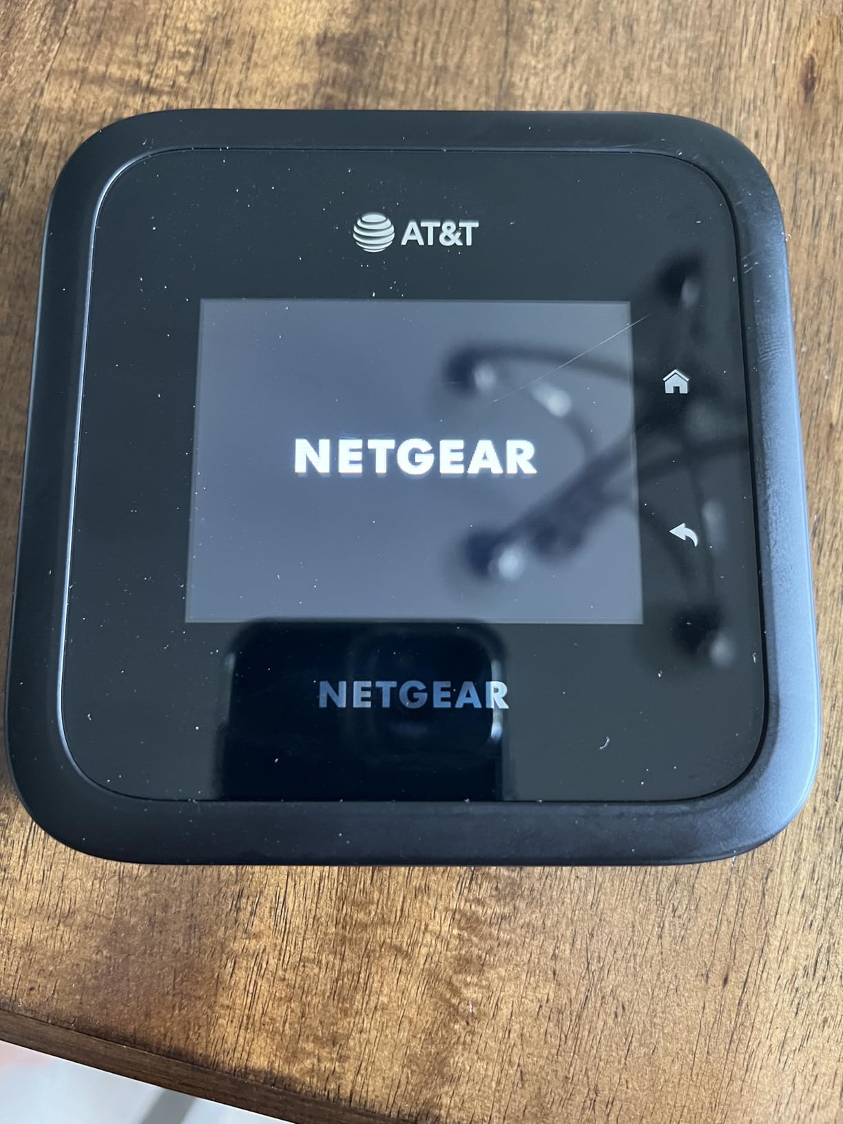 NETGEAR Nighthawk M6 Pro, 5G and 4G LTE Mobile Hotspot Router with 2.8 inch Touchscreen, Ethernet, Wi-Fi 6E, up to 32-Devices (AT&T Unlocked For Global, Verizon, T-Mobile) MR6500 (Black) (Renewed) customer photo 2