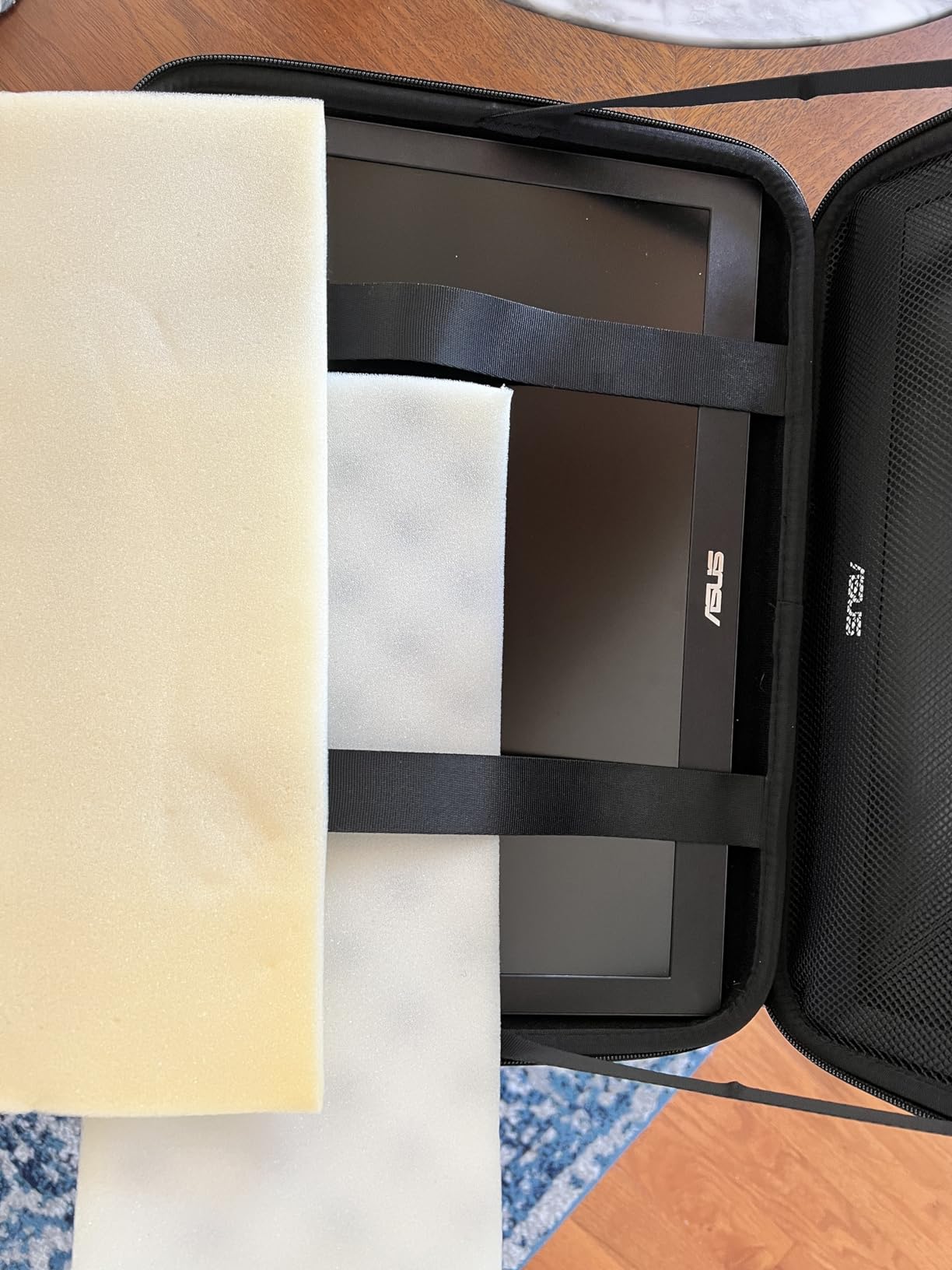 Pelican Adventurer Laptop Bag/Case with Secure Zip Lock (16.2 Inch) - Black | Scratchproof, Waterproof, and Heavy Duty Laptop Sleeve with Elastic Carrying Handle for All Laptops from 14 to 16.2 Inches customer photo 2
