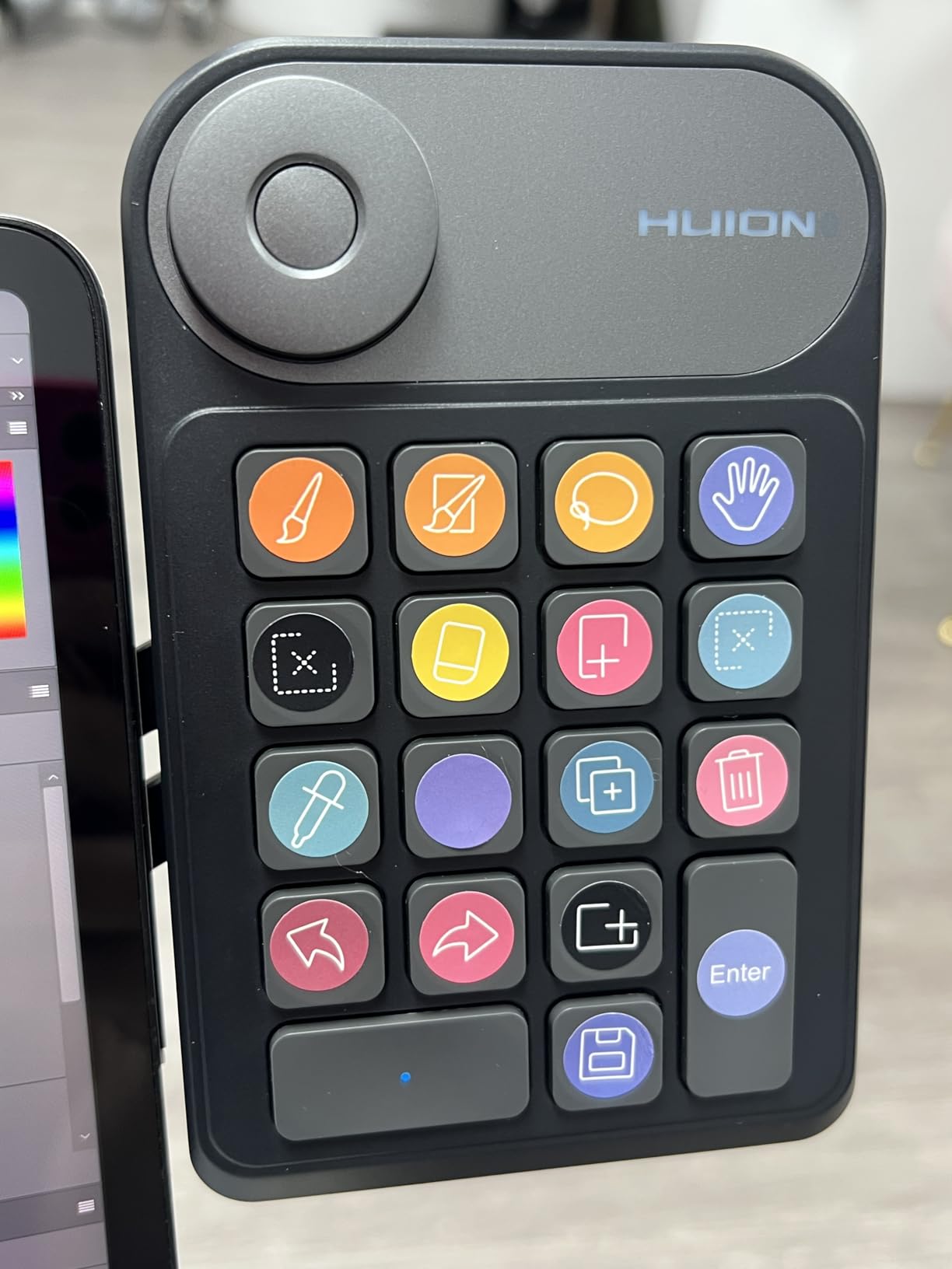 HUION Keydial Mini Bluetooth Programmable Keypad with Dial 18 Shortcut Keys | 5 Keys Anti-ghosting Macro Keypad, Wireless Shortcut Keyboard for Drawing Tablet, PC, MacBook, Surface Pro, Editing, Gaming customer photo 2