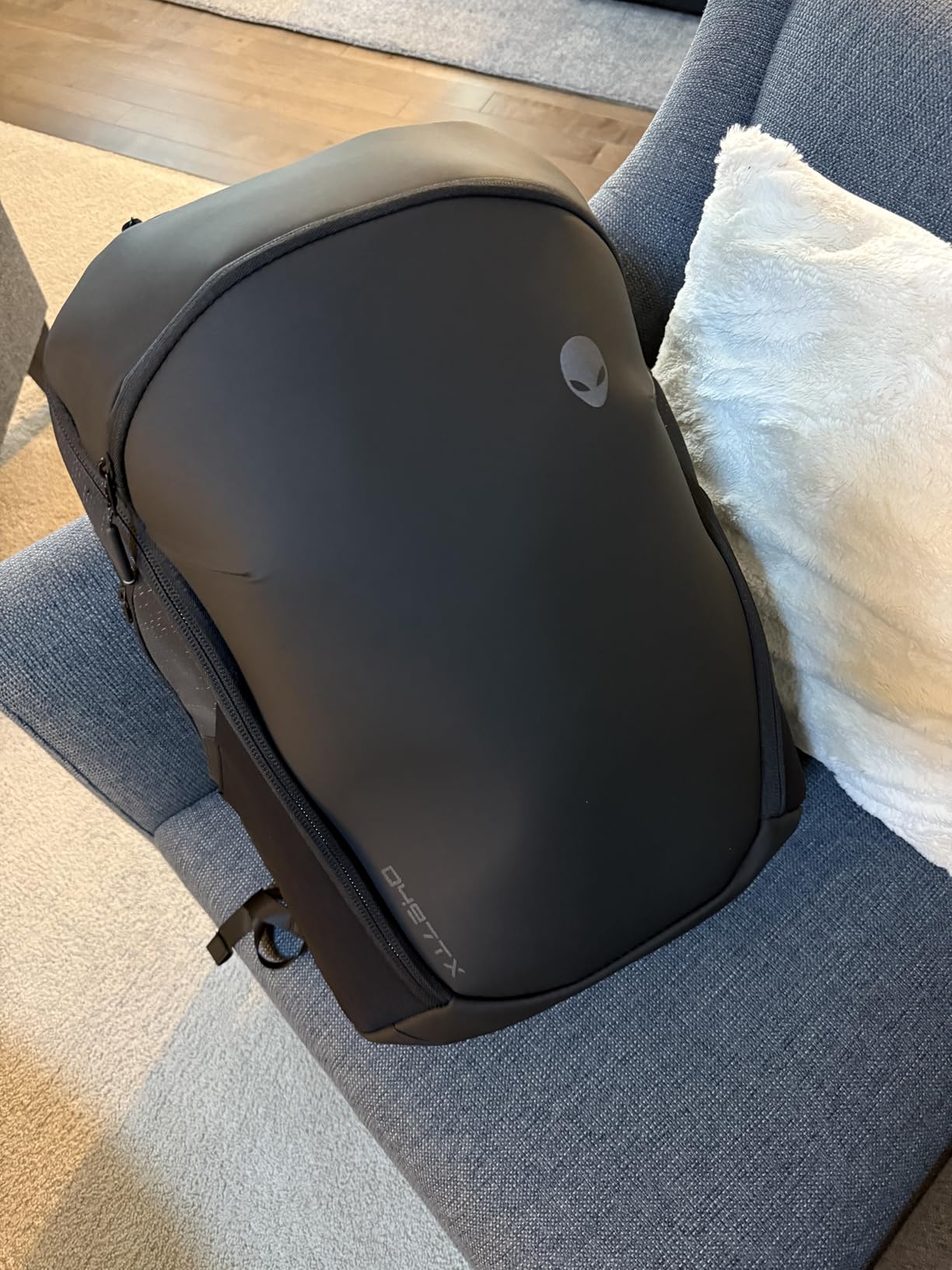 Alienware AW724P Horizon Travel Backpack - Fits upto 18-inch, 840D Fabric, EVA Foamed, Weather-resistant, Shockproof, Padded Shoulder Strap, Padded Back, RFID Blocking Pocket - Galaxy Weave Black customer photo 1
