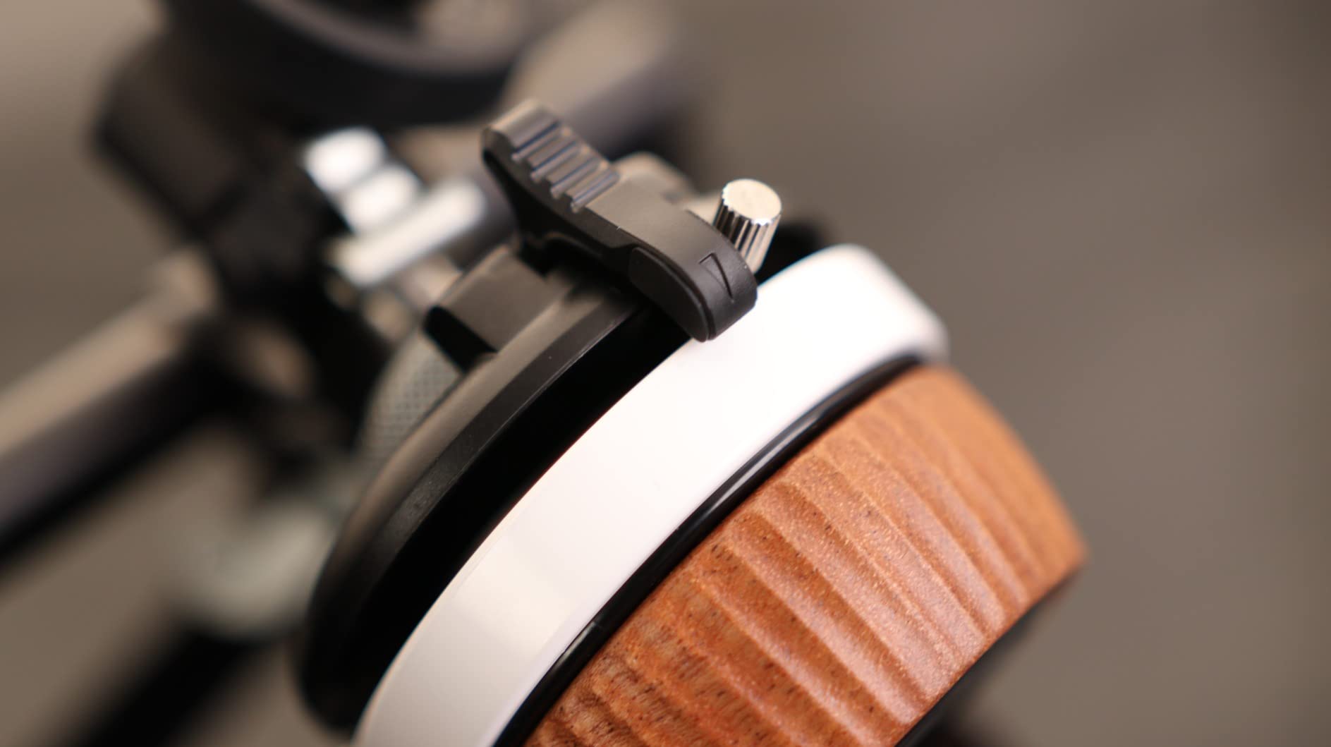 SmallRig F60 Modular Follow Focus with A/B Stops, Stepless Damping Adjustment, 15mm Rod Clamp and Gear Ring Belt customer photo 2