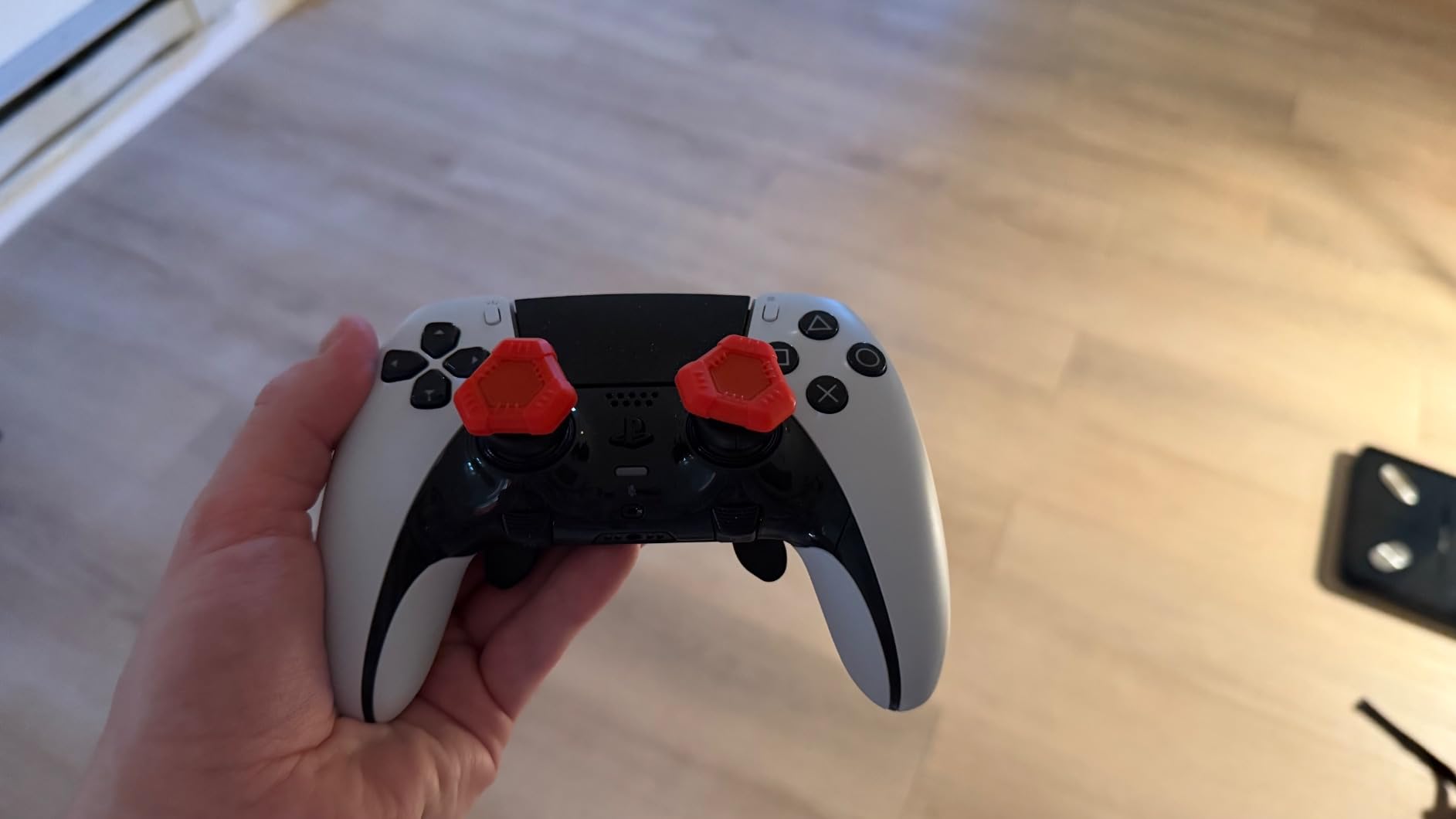 PlayRealm NO FALLING OFF Thumbstick Extender & Silicone Grip Cover 2 Sets for PS5 & PS4 Controller (UFO Black) customer photo 1