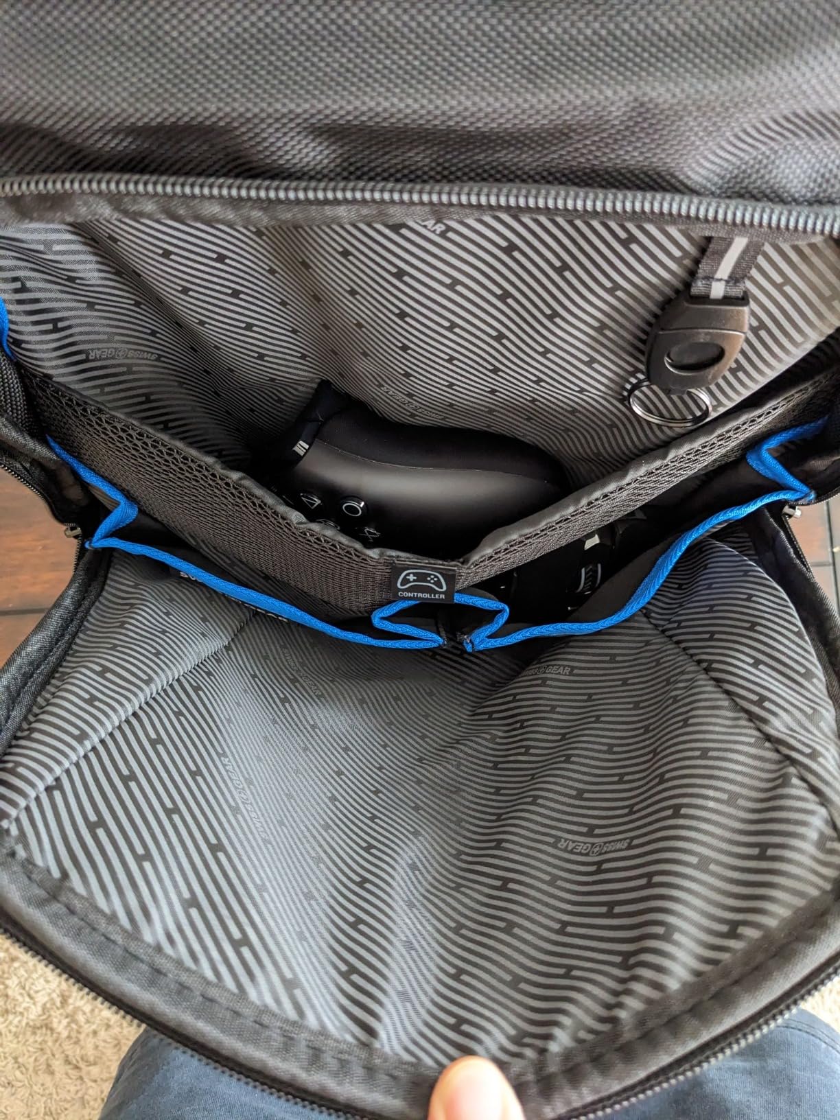 SwissGear Gaming Laptop Backpack with Charger Port (USB), Blue/Black customer photo 1