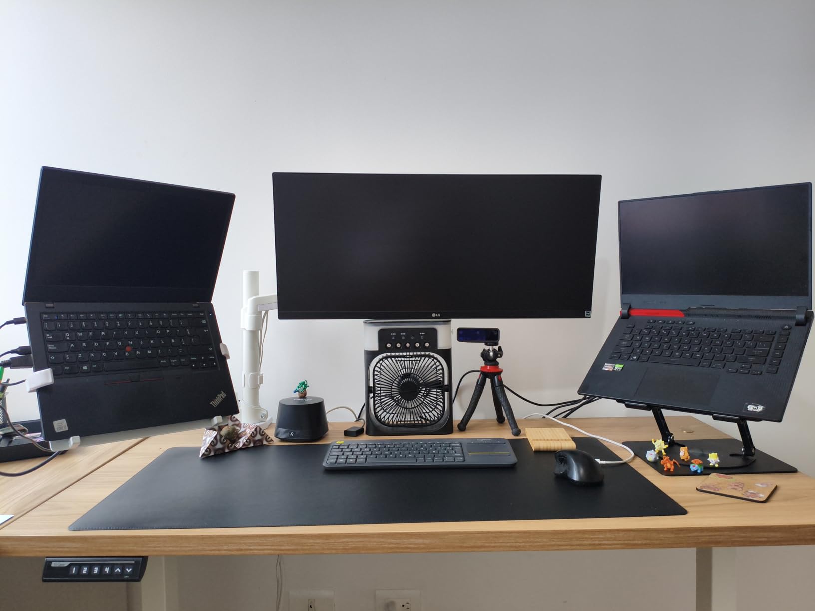 UGREEN HDMI KVM Switch 1 Monitor 2 Computers, 4K@60Hz, with 4 USB Ports | KVM Switches, Sharing One Monitor Keyboard Mouse Printer, with 2 HDMI + 2 USB Cables, Desktop Controller, No EDID Emulation customer photo 2