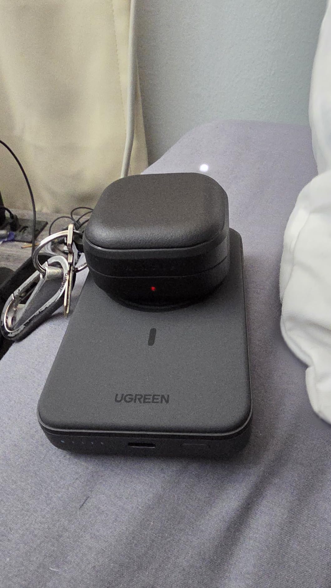 UGREEN 10000mAh Magnetic Power Bank PD 20W USB-C for iPhone 16 Pro Max | MagSafe-compatible, USB-C 20W PD fast charging. Slim magnetic attachment for iPhones customer photo 1