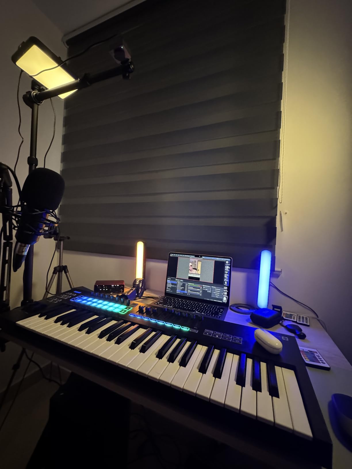 Ailight Overhead Camera Mount Desk Stand, 15.75