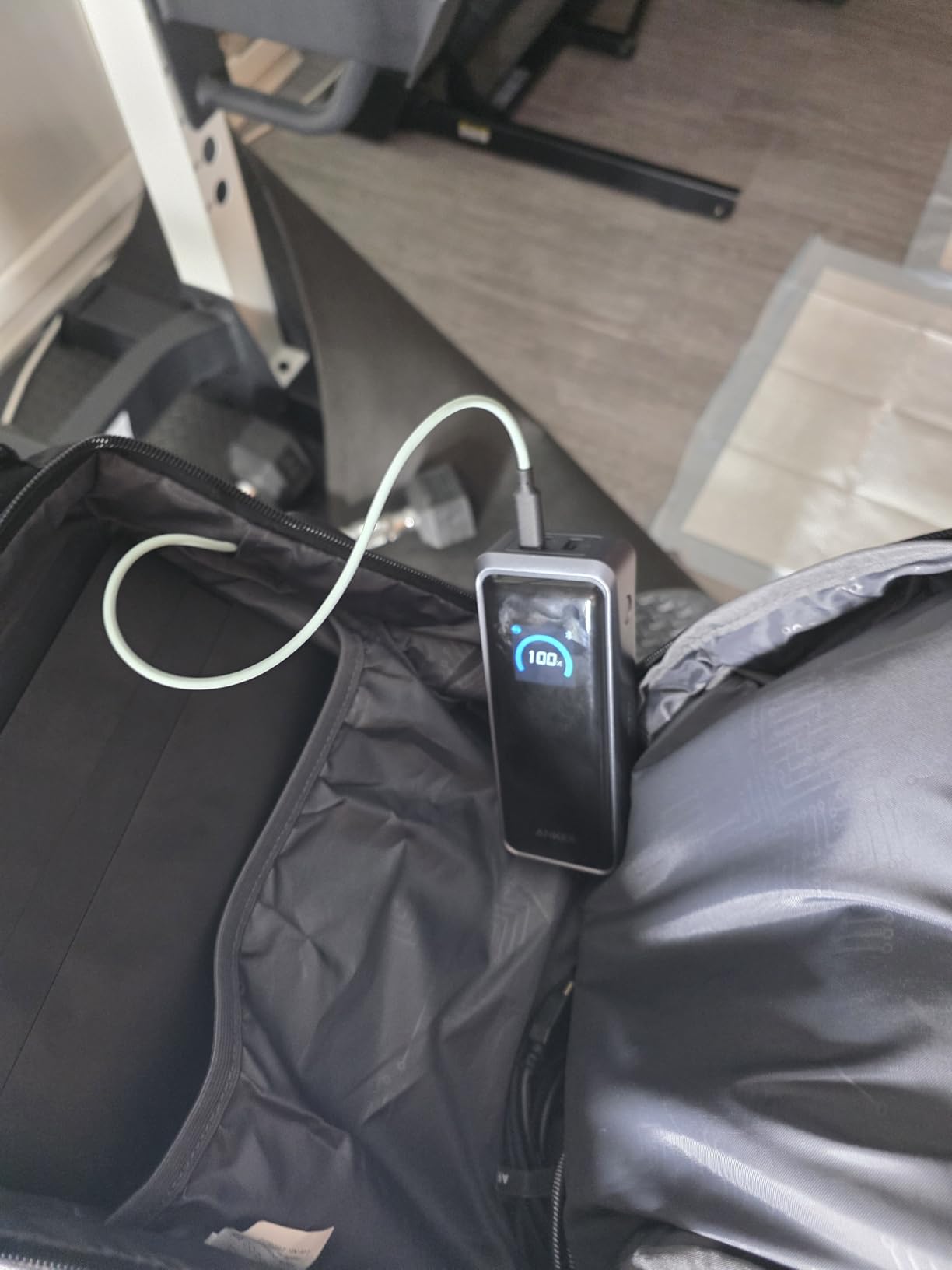 Swissdigital Design Travel Laptop Backpack, College Laptops Backpack with USB Charging Port for Men and Women Fits 16 Inch Notebook, Black | SD1670-01 customer photo 2