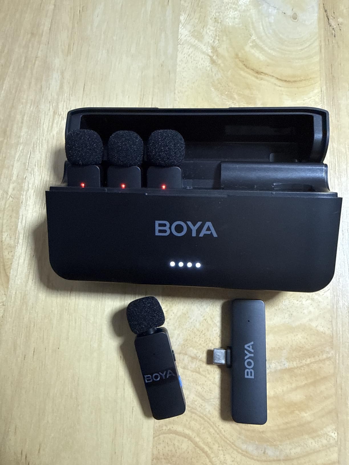 BOYA BY-V4U Wireless Lavalier Microphone for iPhone 17/16/15 Series Type C Smartphone with Charging Case, 4-Channel Mono Output, Omnidirectional Noise Cancelling Lapel Mic for Video Recording Podcast customer photo 1
