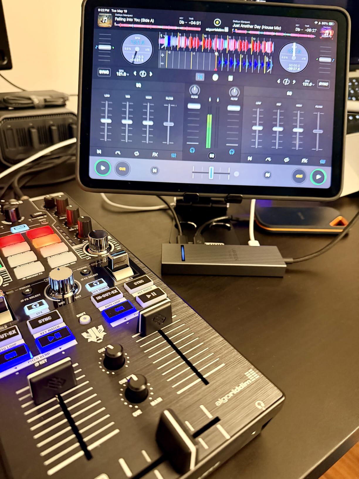 UGREEN Revodok Pro USB-C Hub 6 in 1 10Gbps 4K 60Hz HDMI, 100W Power Delivery for MacBook Neo/Pro/Air, iPad Pro, Thinkpad Rog Ally and More. customer photo 1