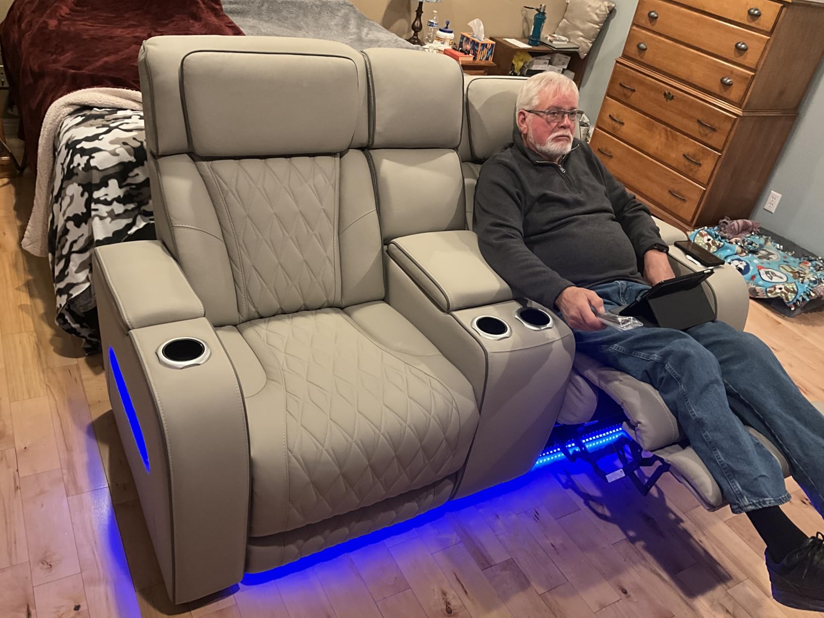 Signature Design by Ashley 3-Seat Power Reclining Sofa, Heat, Massage, Gray | Air massage, Heated seats, Drop-down table, Zero gravity, Boyington customer photo 1